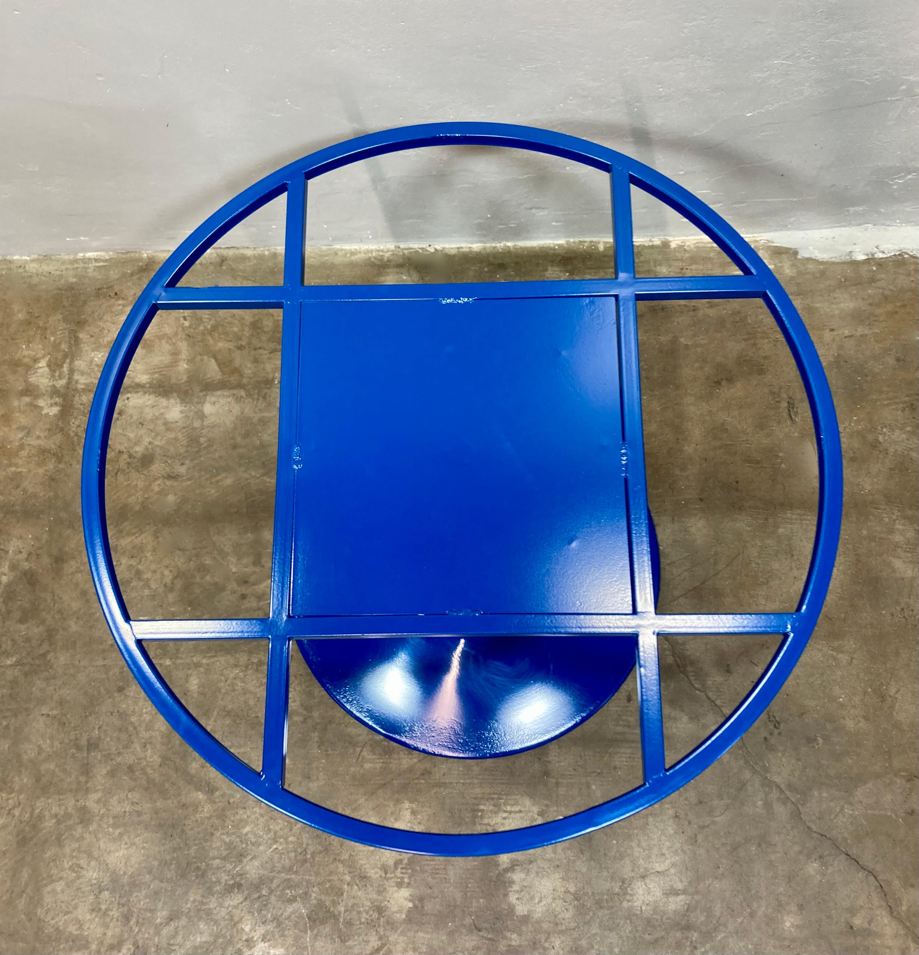 https://a.1stdibscdn.com/blue-powder-coated-steel-round-table-base-for-sale-picture-5/f_101742/f_458382621766527437365/BLUE_POWDERCOAT_TABLE2_master.jpeg