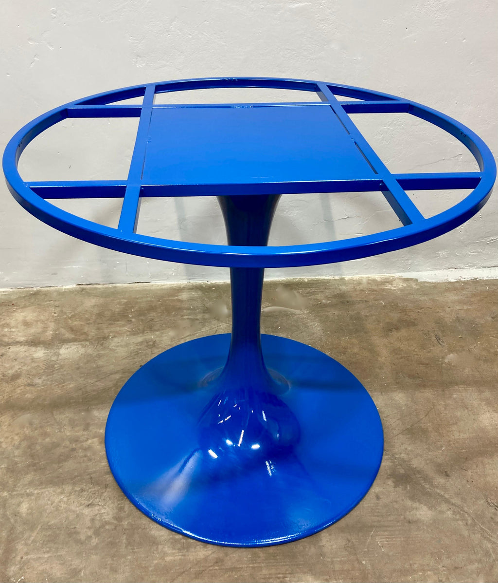 https://a.1stdibscdn.com/blue-powder-coated-steel-round-table-base-for-sale-picture-6/f_101742/f_458382621766527432998/BLUE_POWDERCOAT_TABLE3_master.jpeg