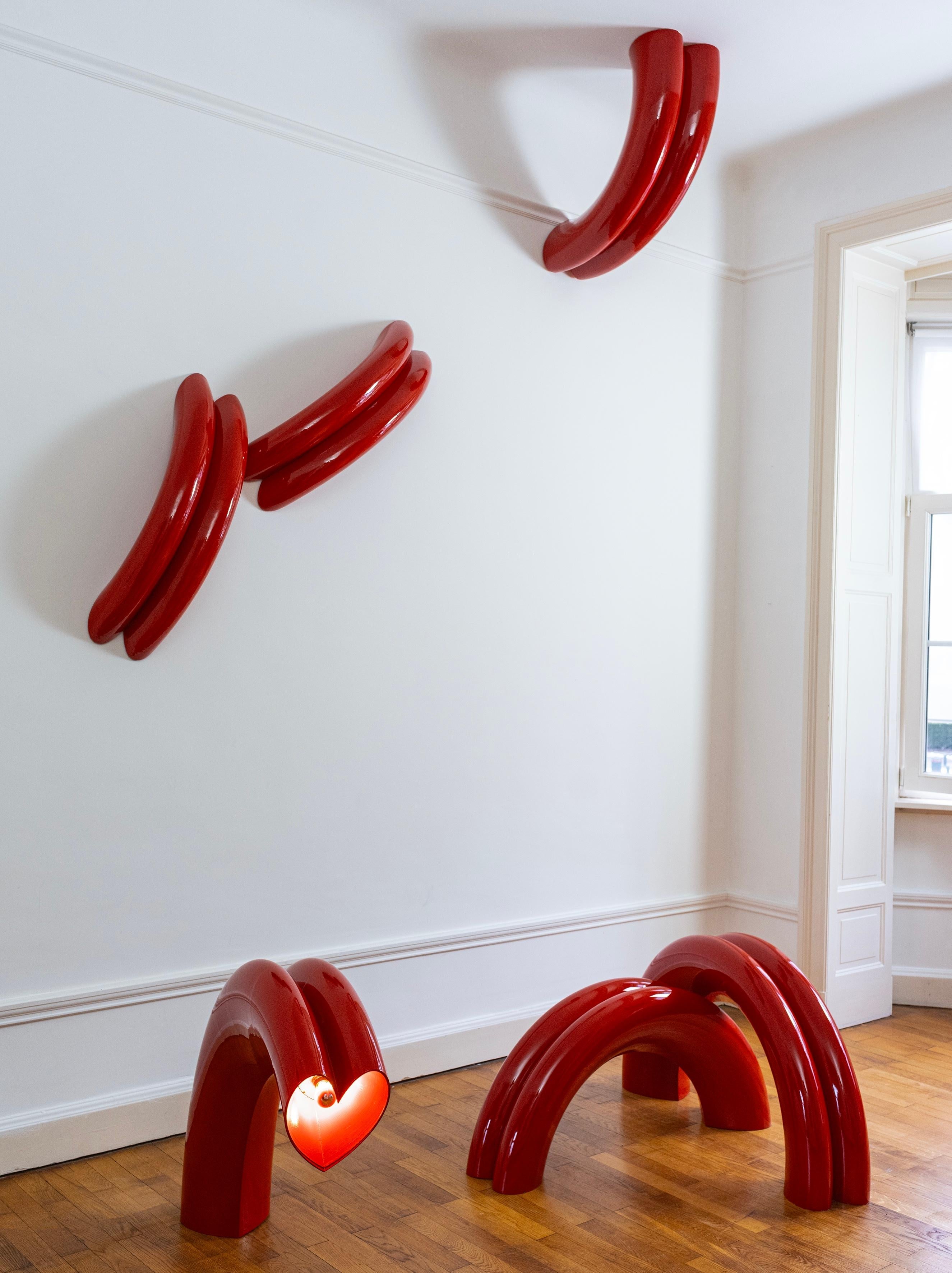 https://a.1stdibscdn.com/set-of-2-bigflow-mini-chairs-in-red-lacquered-wood-by-kimy-gringoire-for-sale-picture-5/f_12192/f_490899221772741232577/BL_Installation_001_master.jpeg