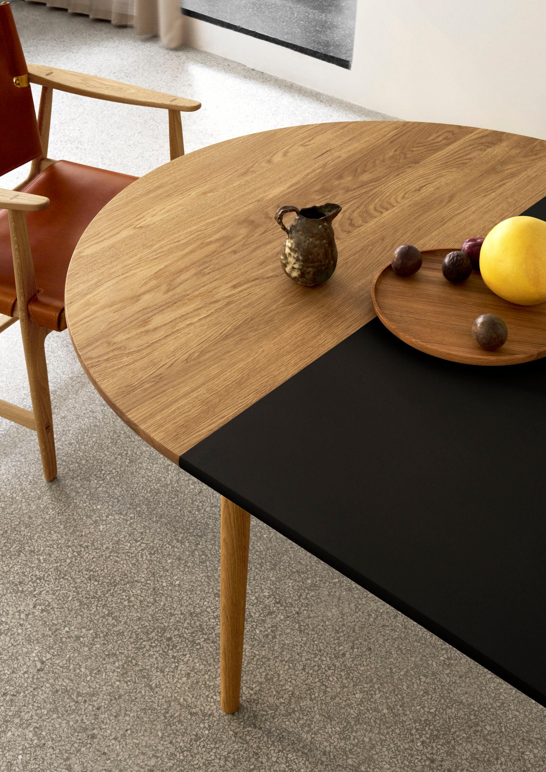 https://a.1stdibscdn.com/bm0121-oak-dining-table-by-brge-mogensen-for-carl-hansen-son-for-sale-picture-11/f_14472/f_439125221741202802263/BM0121_oak_oil_BM0121I_MDF_black_BM1106_oak_oil_saddleleather_80450080_detail_large_master.jpg