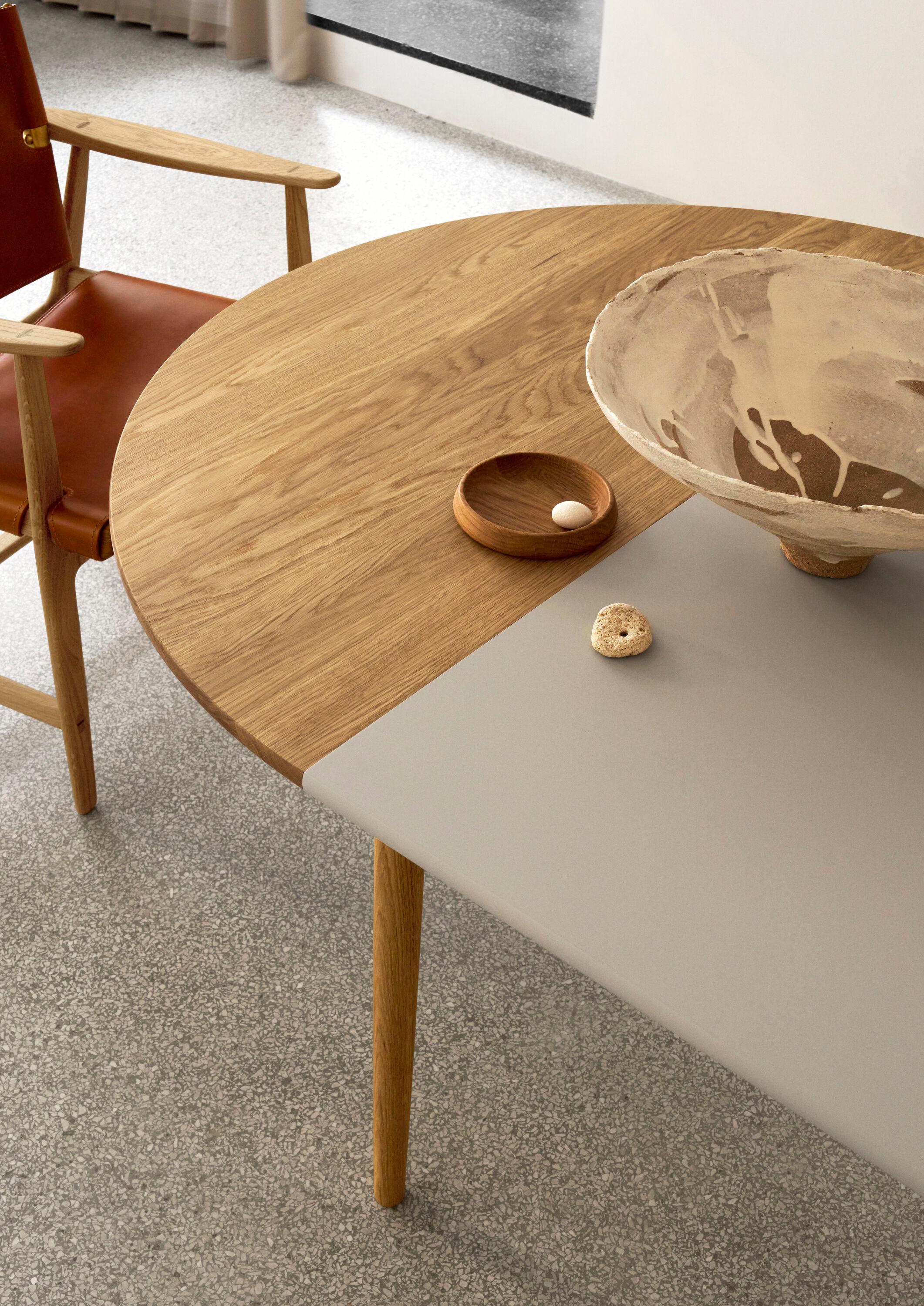 https://a.1stdibscdn.com/bm0121-oak-dining-table-by-brge-mogensen-for-carl-hansen-son-for-sale-picture-14/f_14472/f_439125221741202802216/BM0121_oak_oil_BM0121I_MDF_gray_BM1106_oak_oil_saddleleather_detail_large_master.jpg