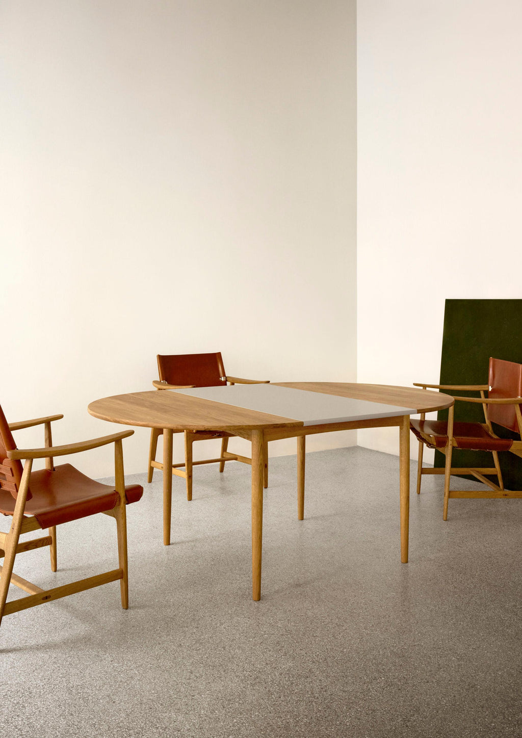 https://a.1stdibscdn.com/bm0121-oak-dining-table-by-brge-mogensen-for-carl-hansen-son-for-sale-picture-13/f_14472/f_439125221741202801420/BM0121_oak_oil_BM0121I_MDF_gray_BM1106_oak_oil_saddleleather_large_master.jpg