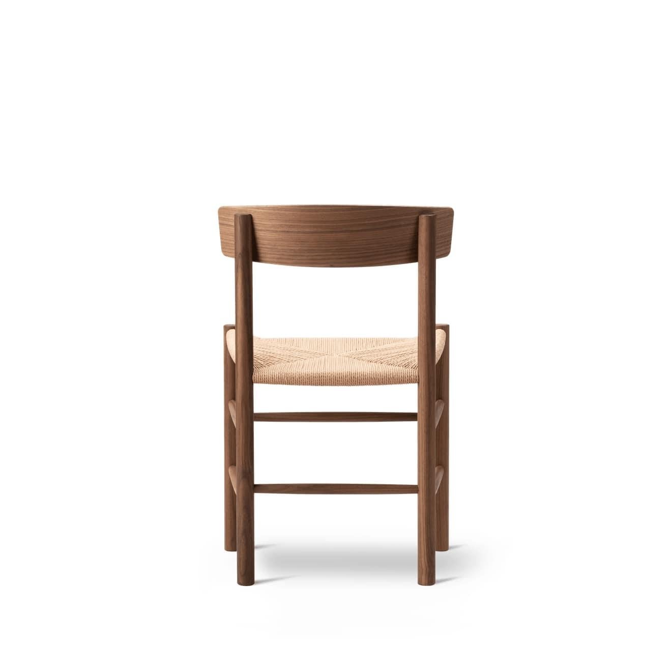 https://a.1stdibscdn.com/brge-mogensen-pair-of-j39-mogensen-chairs-natural-paper-cord-oiled-walnut-for-sale-picture-7/f_51432/f_456944121751462346839/BM_3239_naturalpapercord_walnutoil_v3_master.jpg