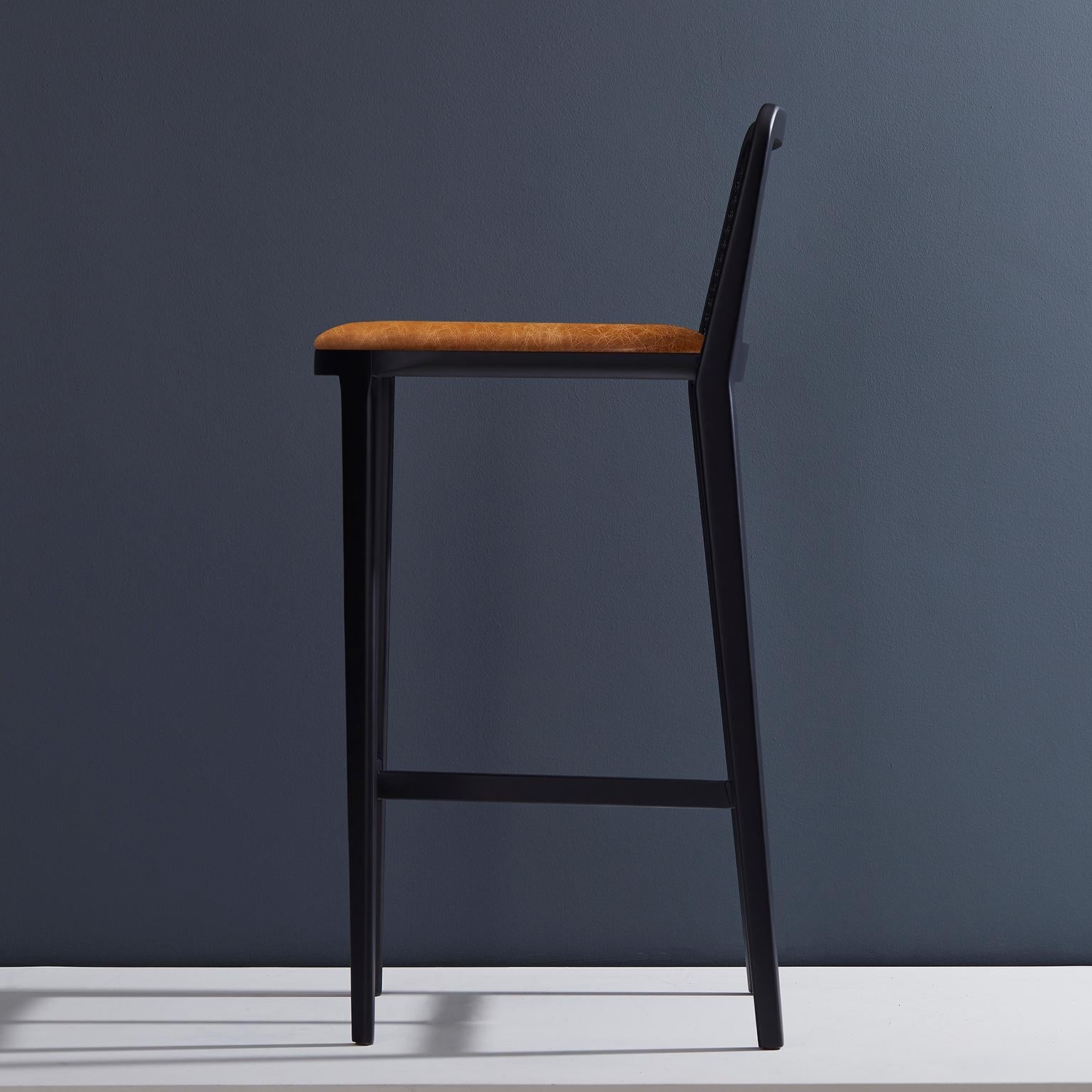https://a.1stdibscdn.com/minimal-style-solid-wood-stool-textiles-or-leather-seatings-caning-backboard-for-sale-picture-4/f_35593/f_191771421590177787184/BQ_EB_SEXT_NAT_20363_SIDE_2_2019_05_30_Emporio_DanielSimonini_0176_master.jpg
