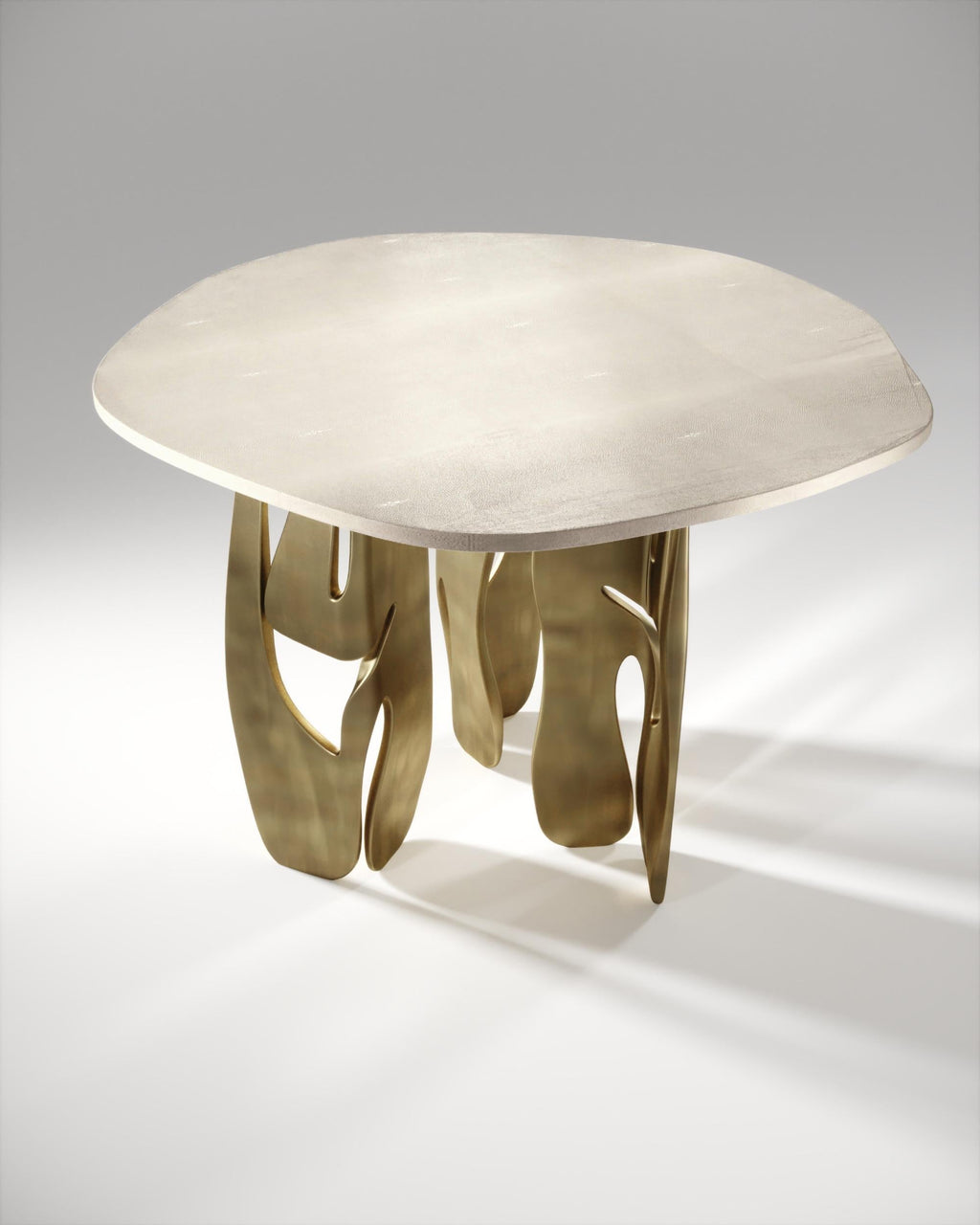 https://a.1stdibscdn.com/shagreen-breakfast-table-with-sculptural-brass-legs-by-r-y-augousti-for-sale-picture-7/f_45491/f_468498521759134734918/BT2_03_master.jpg