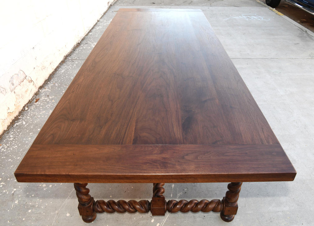 https://a.1stdibscdn.com/expandable-barley-twist-dining-table-made-from-walnut-for-sale-picture-4/f_8065/1569586663404/BTT2_7_master.jpg