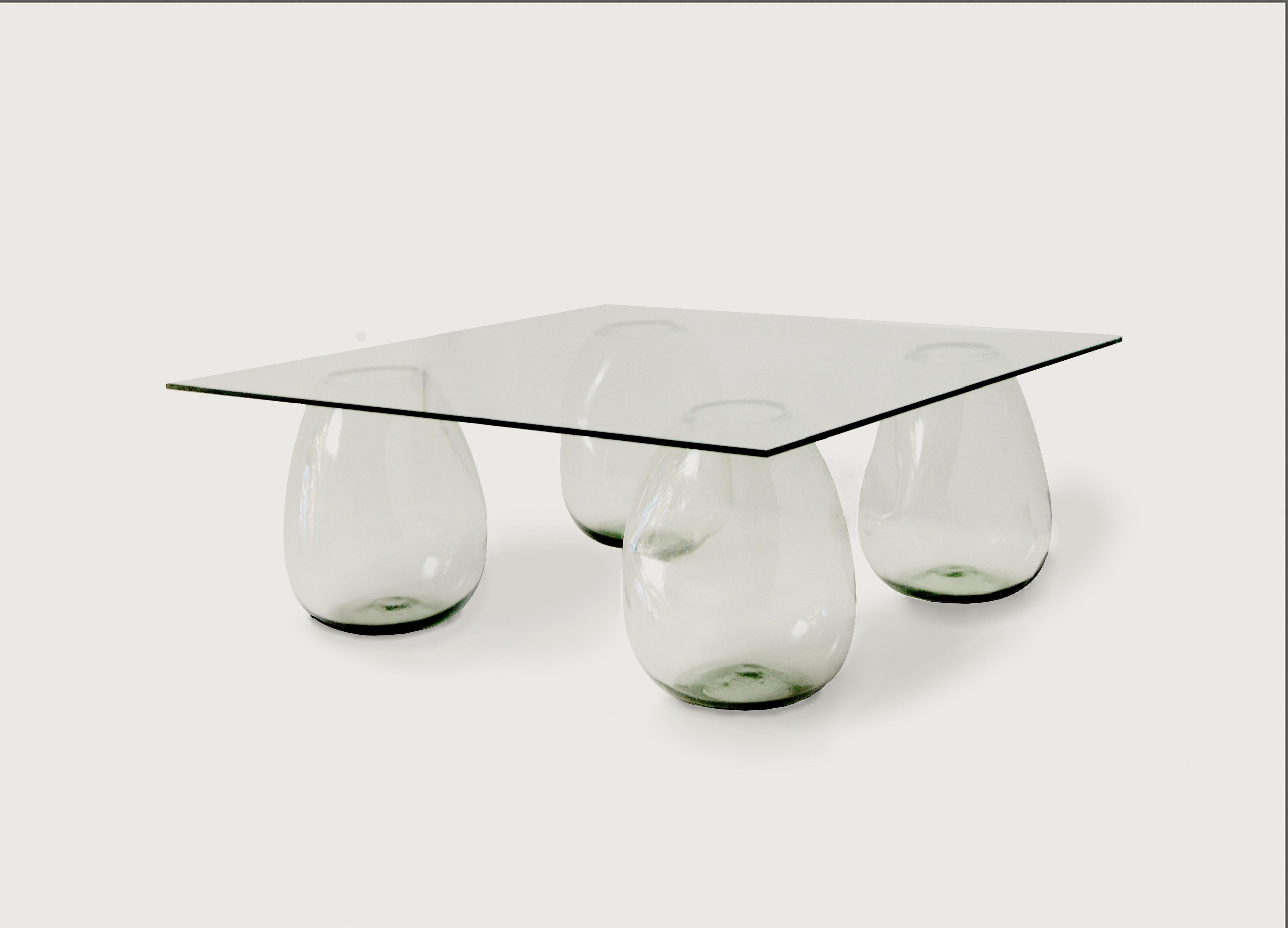 https://a.1stdibscdn.com/bubble-glass-coffee-table-for-sale-picture-10/f_69682/f_438500021743529513537/BUBBLEGLASS3_1__master.jpg