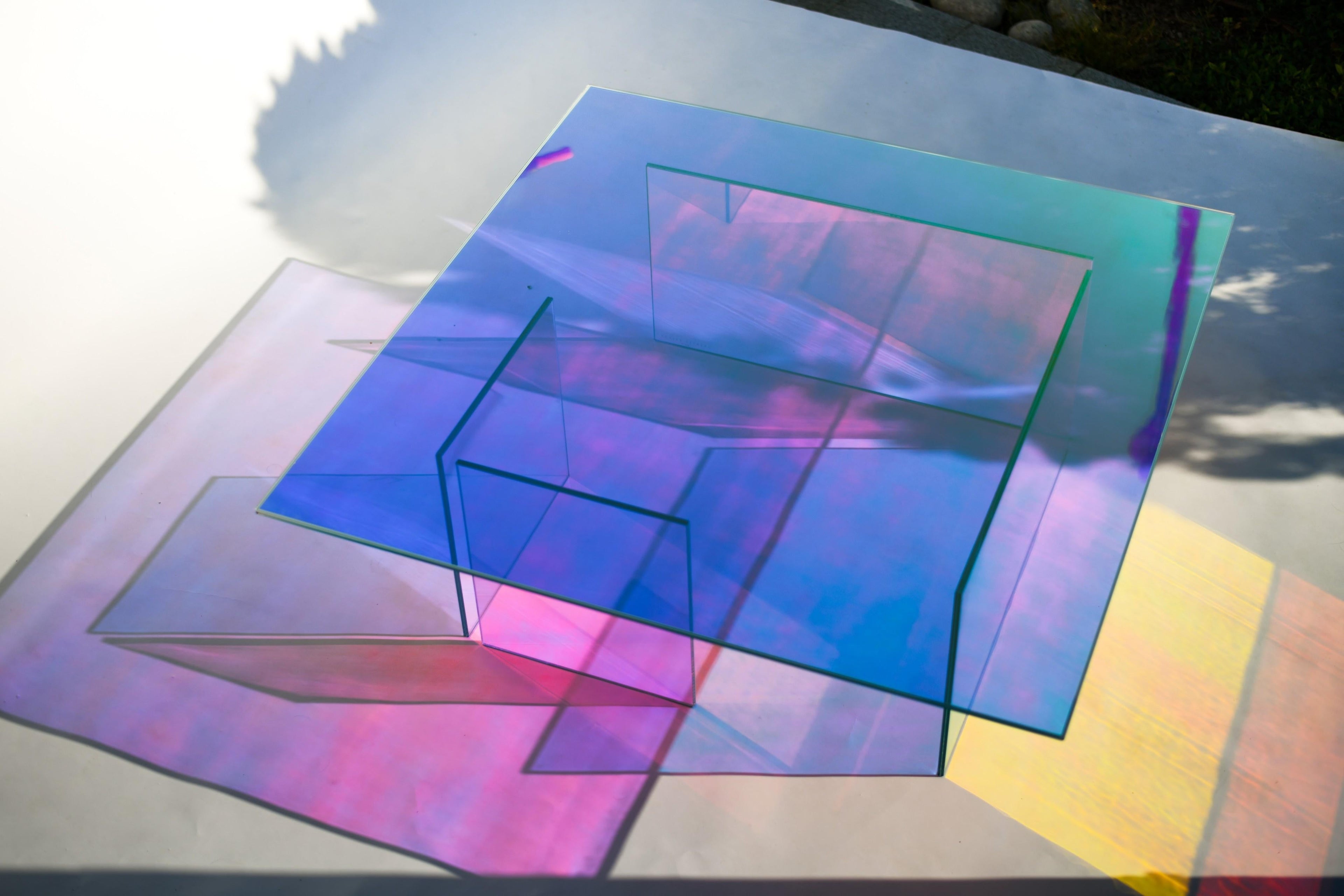 https://a.1stdibscdn.com/kinetic-colors-glass-table-by-brajak-vitberg-for-sale-picture-2/f_12192/f_319195421672042990499/BV_2_master.jpg
