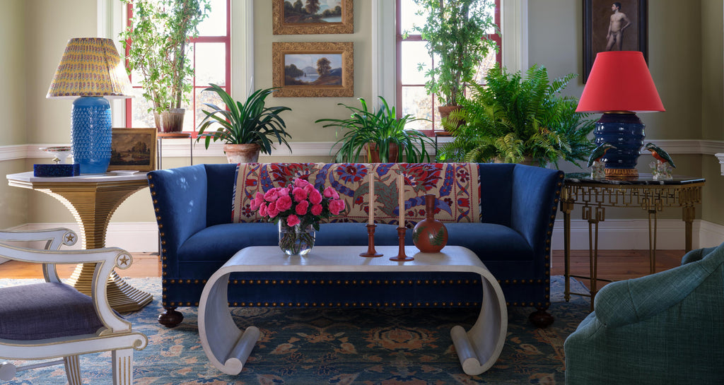 https://a.1stdibscdn.com/faux-linen-coffee-table-emilia-by-bunny-williams-home-for-sale-picture-7/f_83572/f_480067321765823176643/BWH_FALL_22_230_master.jpg