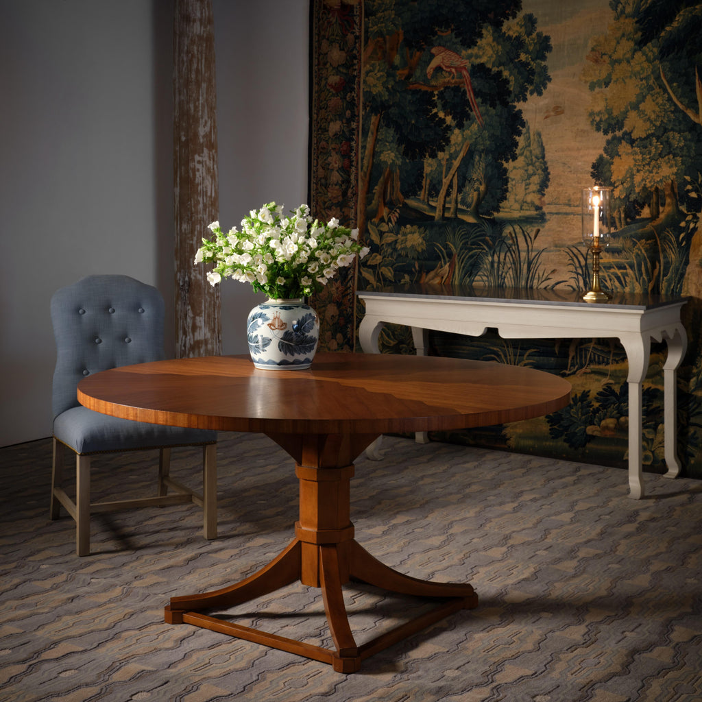 https://a.1stdibscdn.com/bunny-williams-home-tedrick-dining-table-for-sale-picture-5/f_83572/f_436038421739388018565/BWH_FALL_24_075_60ce6f8f_3c6a_468d_aa9d_9eb19d0d6cc2_master.jpg