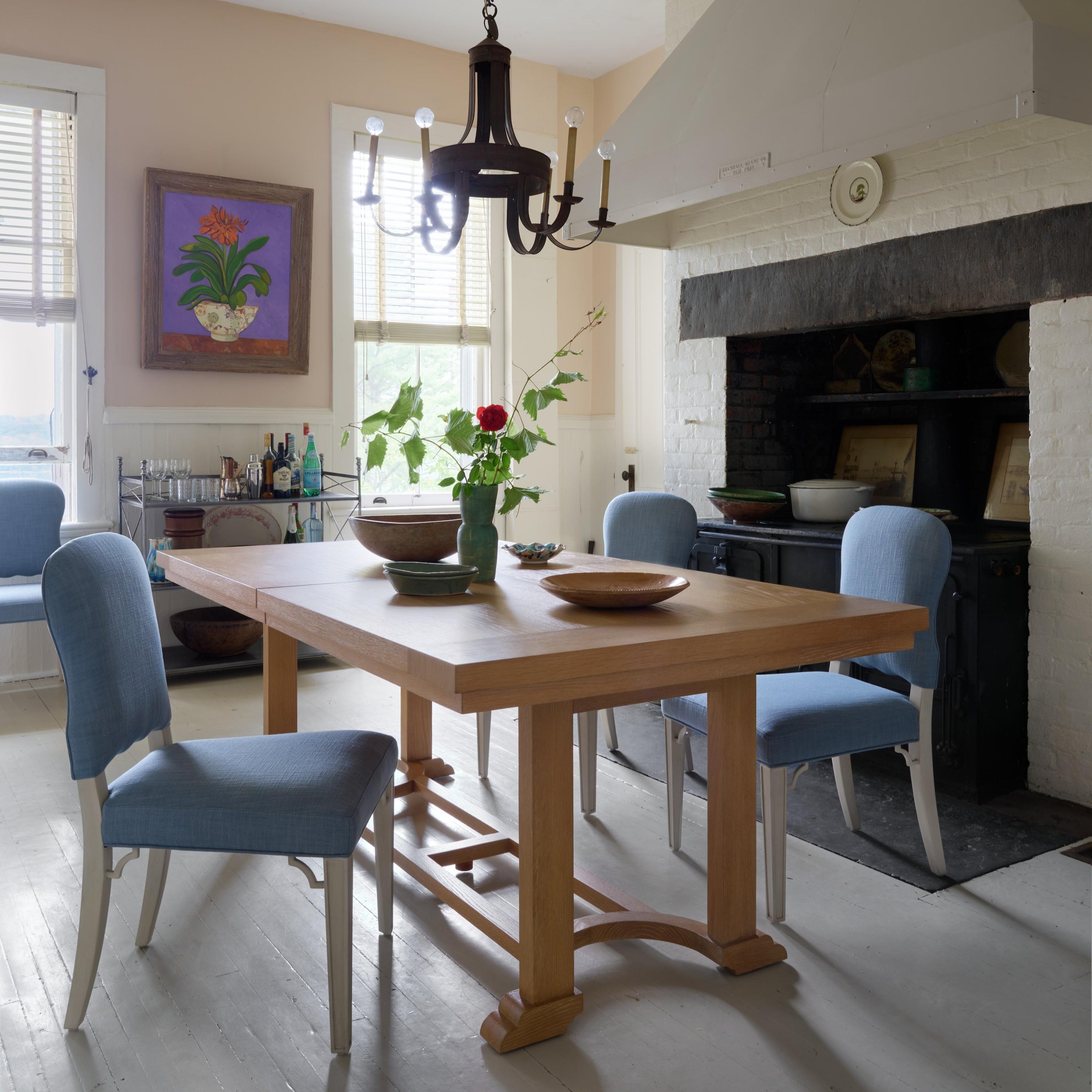 https://a.1stdibscdn.com/refectory-extension-dining-table-by-bunny-williams-home-for-sale-picture-10/f_83572/f_483255221768420597702/BWH_FALL_25_007_HDR_master.jpg