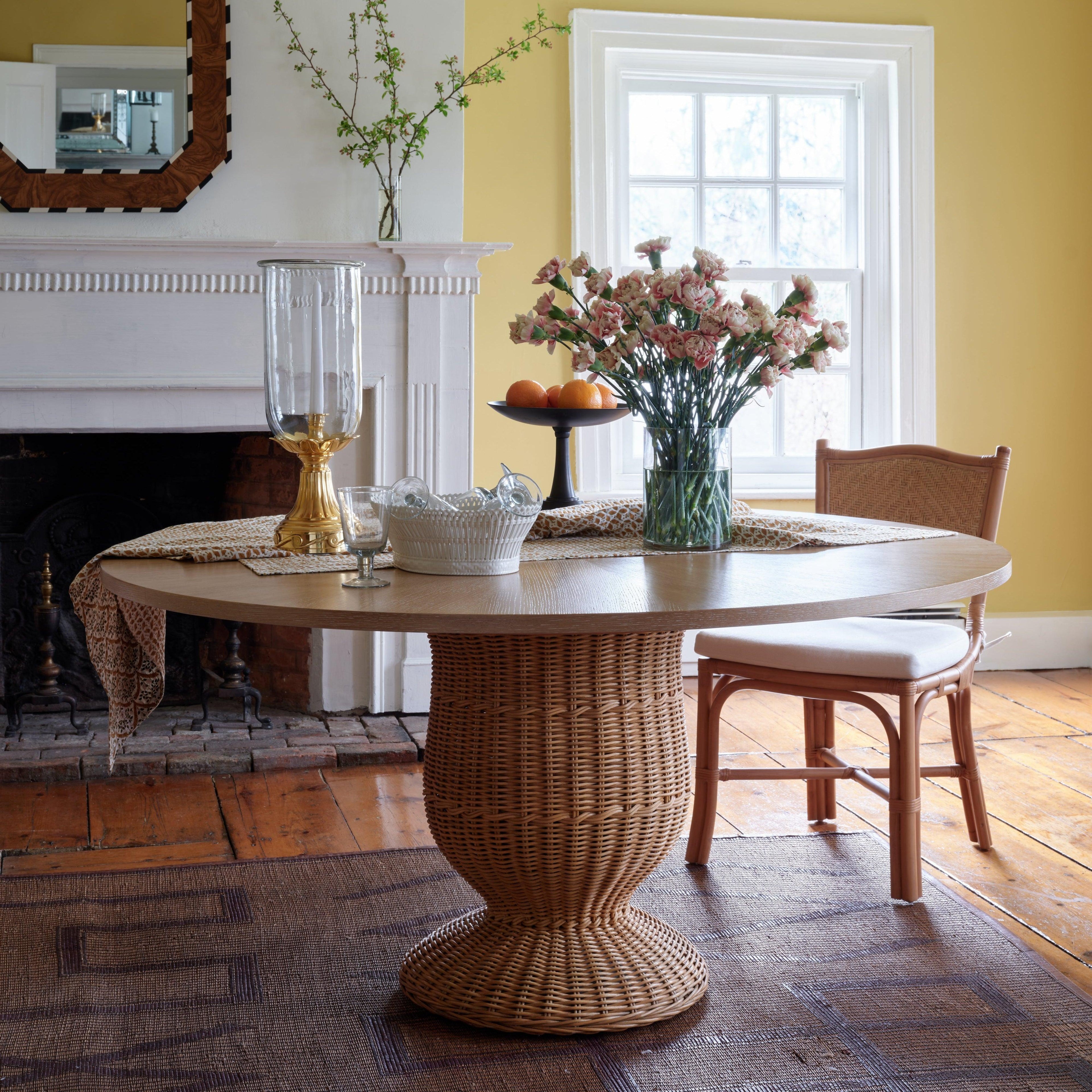 https://a.1stdibscdn.com/bunny-williams-home-braided-urn-dining-table-for-sale-picture-9/f_83572/f_463600821755803355451/BWH_SPRING_24_177_HDR_master.jpg