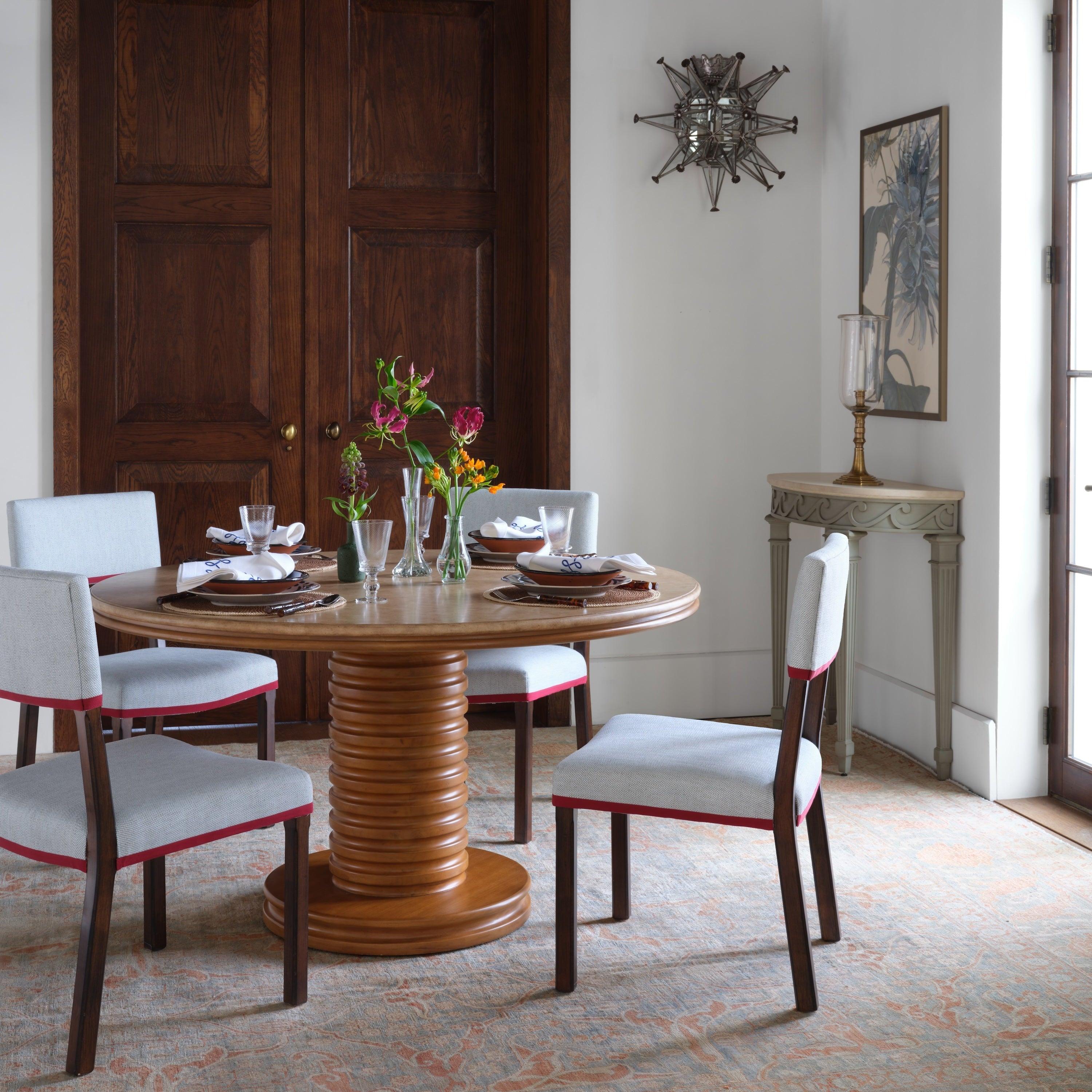 https://a.1stdibscdn.com/tucker-round-dining-table-by-bunny-williams-home-for-sale-picture-5/f_83572/f_483277621768422264809/BWH_SPRING_25_106_master.jpg