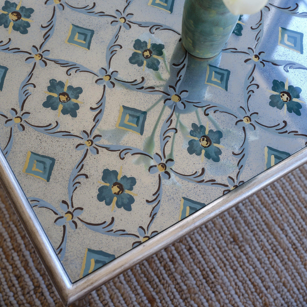 https://a.1stdibscdn.com/bunny-williams-home-celine-coffee-table-for-sale-picture-9/f_83572/f_465177821757350756276/BWH_SPRING_25_172_master.jpg