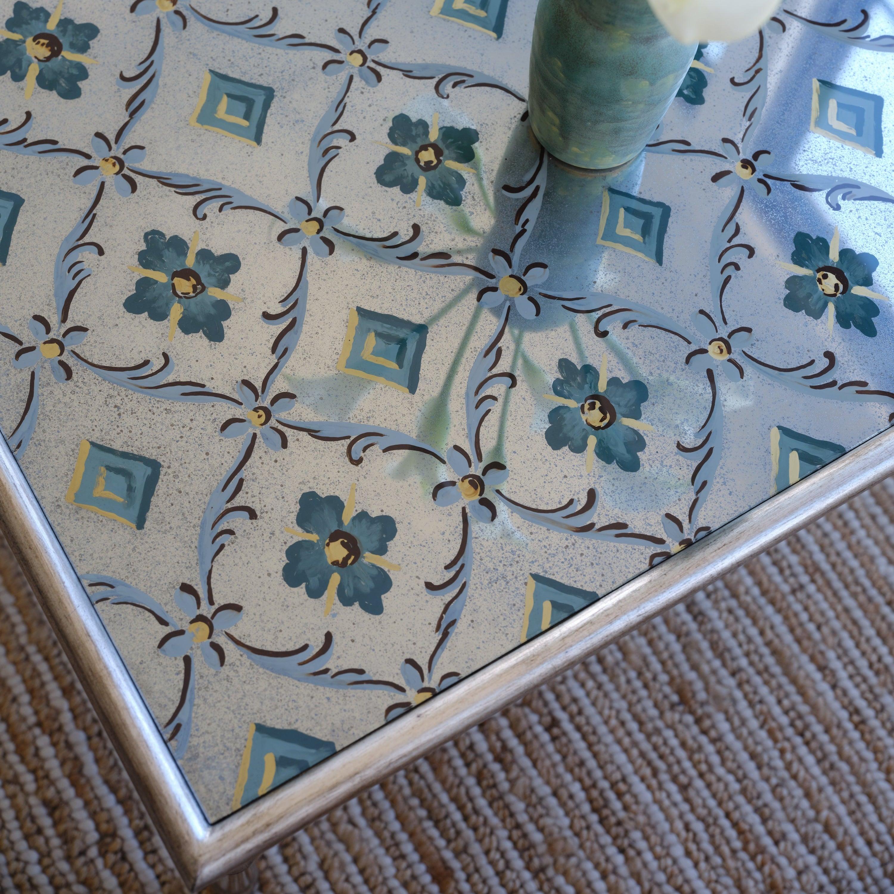 https://a.1stdibscdn.com/bunny-williams-home-celine-coffee-table-for-sale-picture-9/f_83572/f_465177821757350756276/BWH_SPRING_25_172_master.jpg
