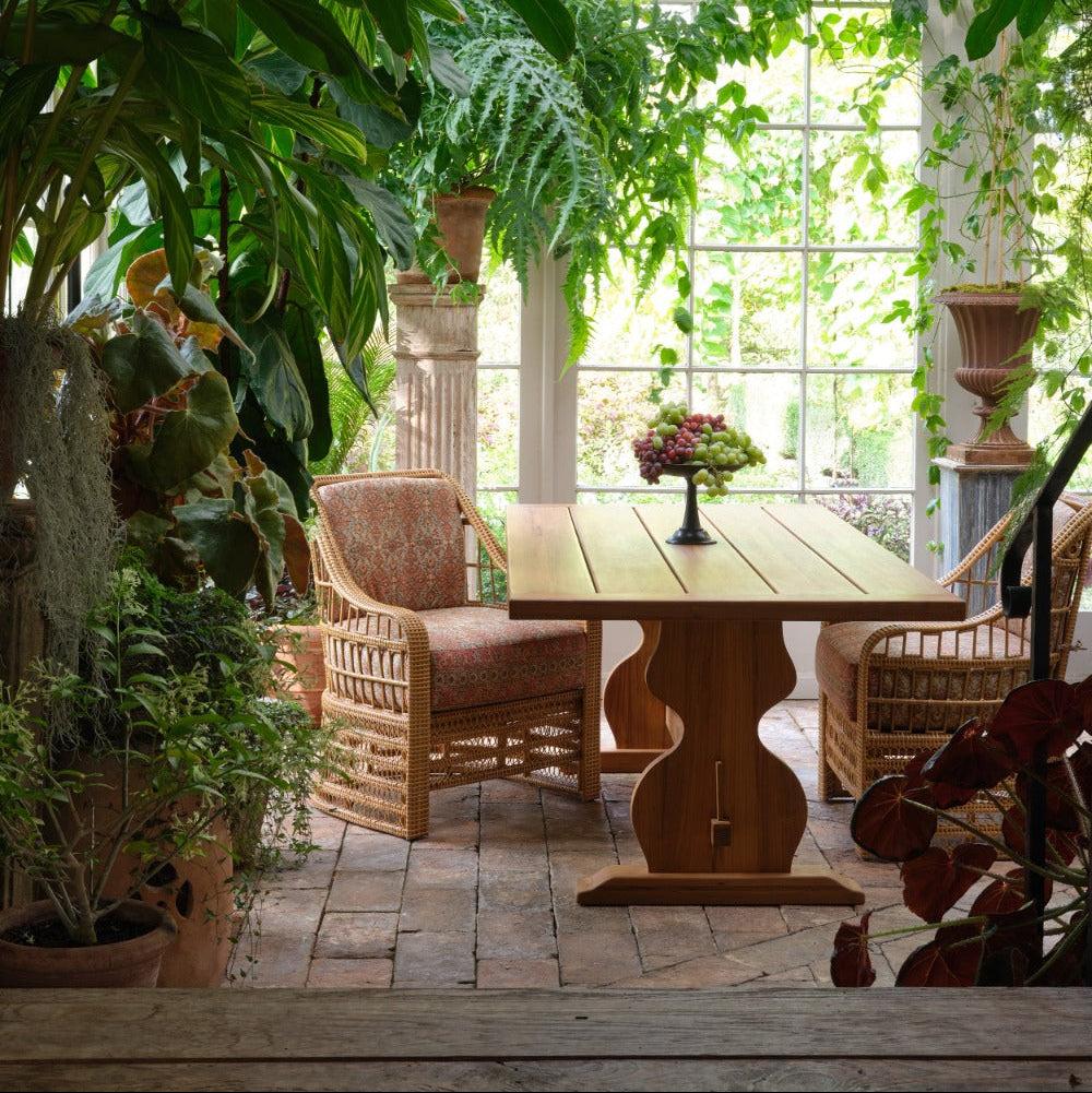 https://a.1stdibscdn.com/outdoor-teak-trestle-dining-table-graham-by-bunny-williams-home-for-sale-picture-8/f_83572/f_350572021765826771240/BWH_TREILLAGE_FALL_21_163_web_501d1bdc_0e73_4950_9c2c_3ca6b35416e3_master.jpg