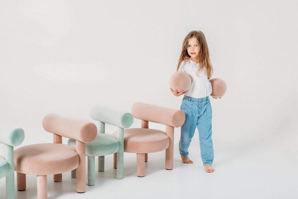 https://a.1stdibscdn.com/modern-baby-gropius-chair-cs1-for-kids-by-noom-for-sale-picture-13/f_42321/f_308112221665525352492/Baby_Gropius_Collction_1__master.jpg