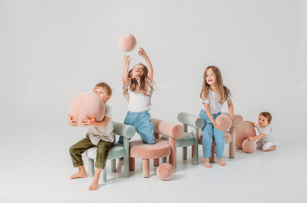 https://a.1stdibscdn.com/modern-baby-gropius-chair-cs1-for-kids-by-noom-for-sale-picture-15/f_42321/f_308112221665525352688/Baby_Gropius_Collction_2_1_master.jpg