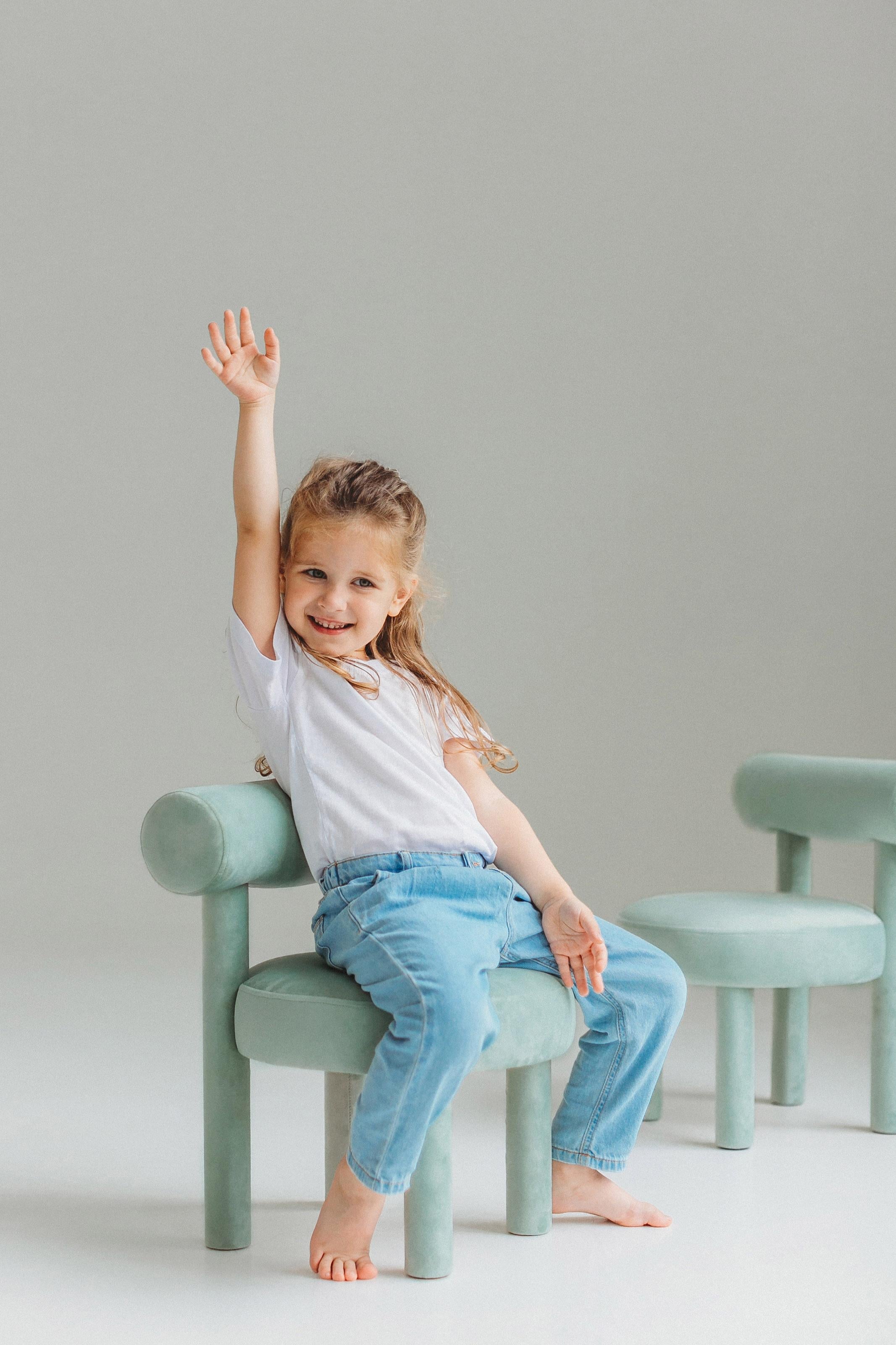 https://a.1stdibscdn.com/modern-baby-gropius-chair-cs1-for-kids-by-noom-for-sale-picture-3/f_42321/f_308112221665525352699/Baby_Gropius_Collction_37__master.jpg