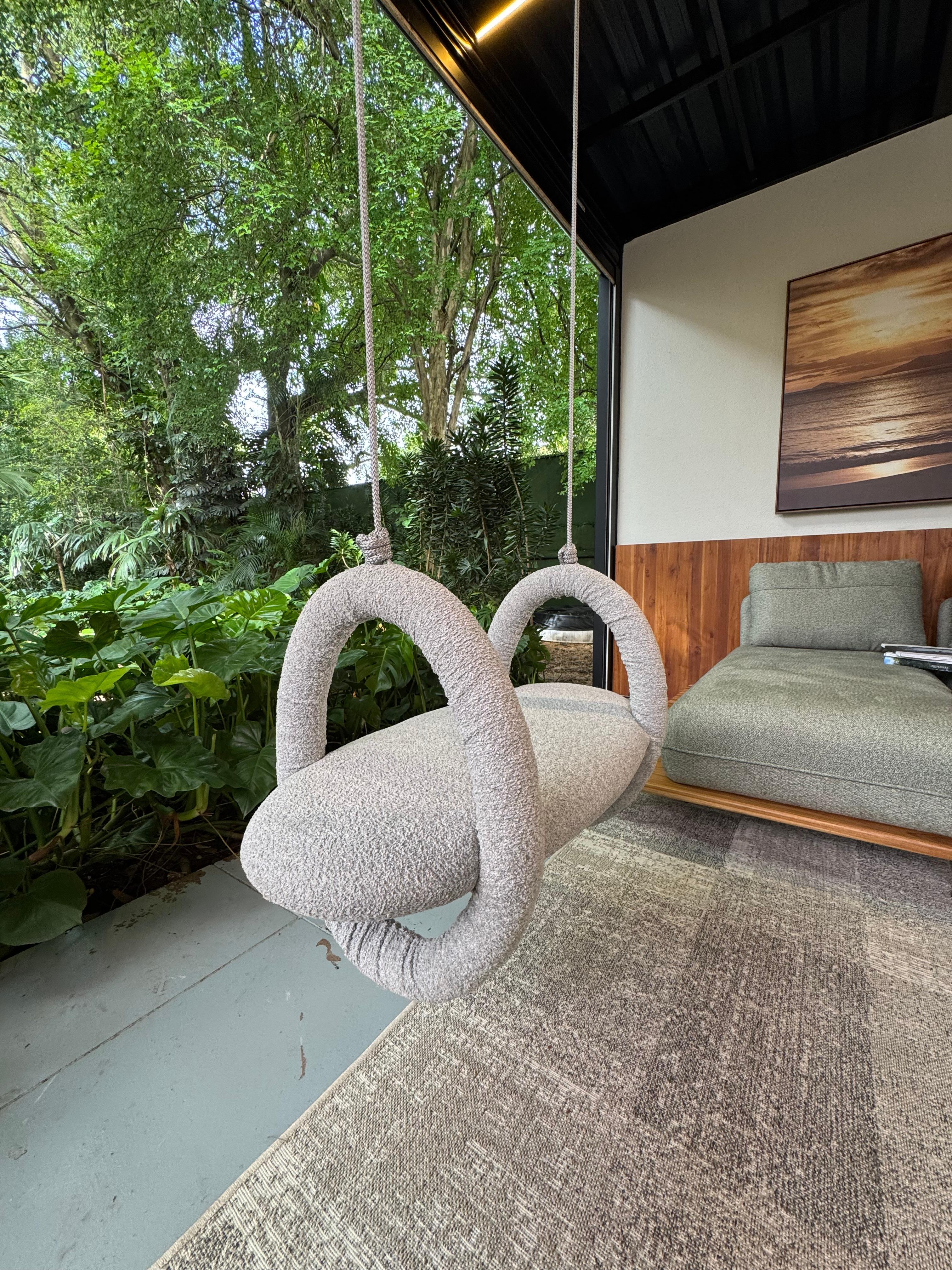 https://a.1stdibscdn.com/felicita-modern-outdoor-indoor-swing-in-aluminum-upholstered-for-sale-picture-3/f_56842/f_46999462/Balan_o_Felicit_1760125187147_master.JPG