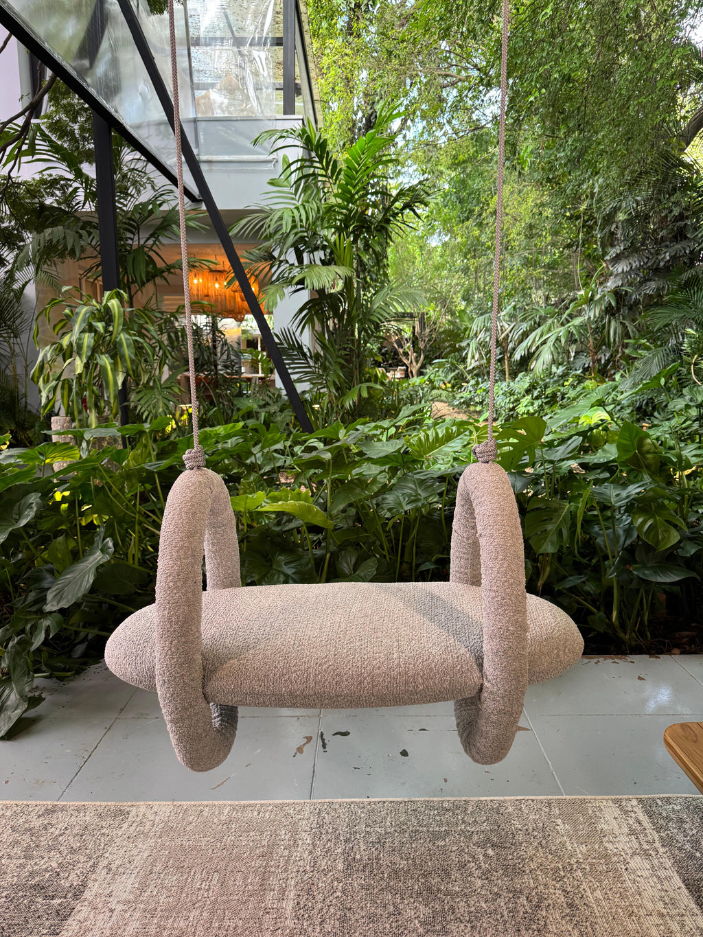 https://a.1stdibscdn.com/felicita-modern-outdoor-indoor-swing-in-aluminum-upholstered-for-sale-picture-5/f_56842/f_46999462/Balan_o_Felicit_1760125203357_master.JPG