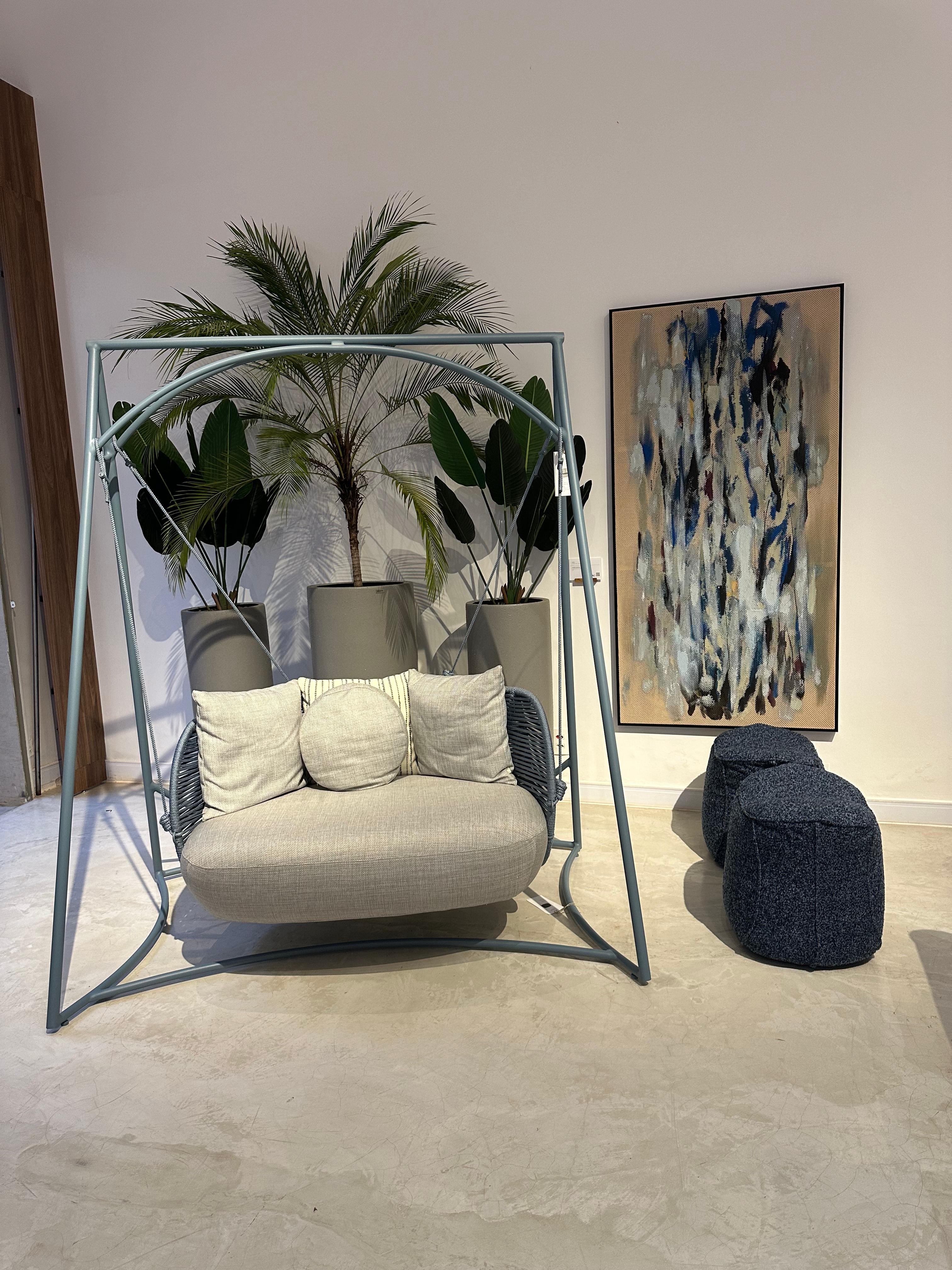 https://a.1stdibscdn.com/perlage-outdoor-swing-in-aluminum-upholstered-in-boucle-and-nautical-rope-for-sale-picture-6/f_56842/f_455362921750424979295/Balan_o_Perlage_master.jpeg