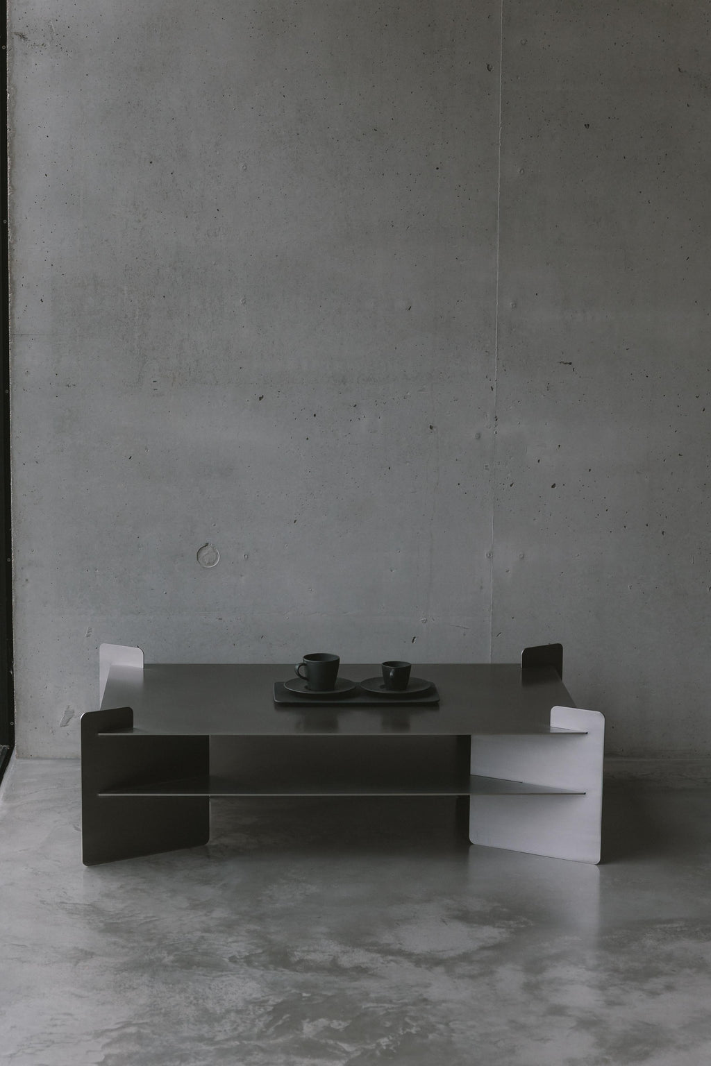 https://a.1stdibscdn.com/bali-stainless-steel-coffee-table-by-zincutec-for-sale-picture-6/f_12192/f_486226321770058832199/Bali_Coffee_Table_front__master.jpg