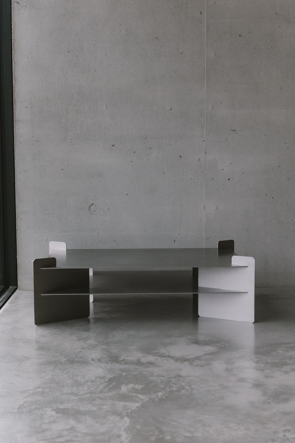https://a.1stdibscdn.com/bali-stainless-steel-coffee-table-by-zincutec-for-sale-picture-5/f_12192/f_486226321770058832269/Bali_Coffee_Table_front_master.jpg