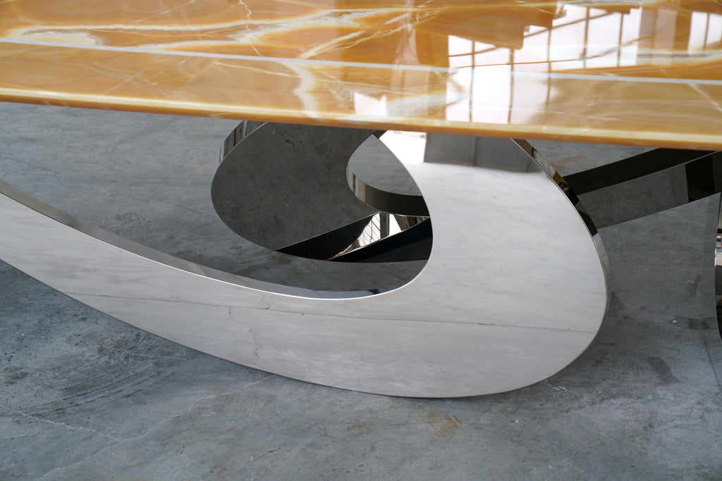 https://a.1stdibscdn.com/dining-table-orange-onyx-sculpture-mirror-steel-white-marble-inlay-made-in-italy-for-sale-picture-5/f_22003/f_321511221673366198301/Bangles_Stone_Orange_Onyx_Barberini_and_Gunnell_05_master.jpg