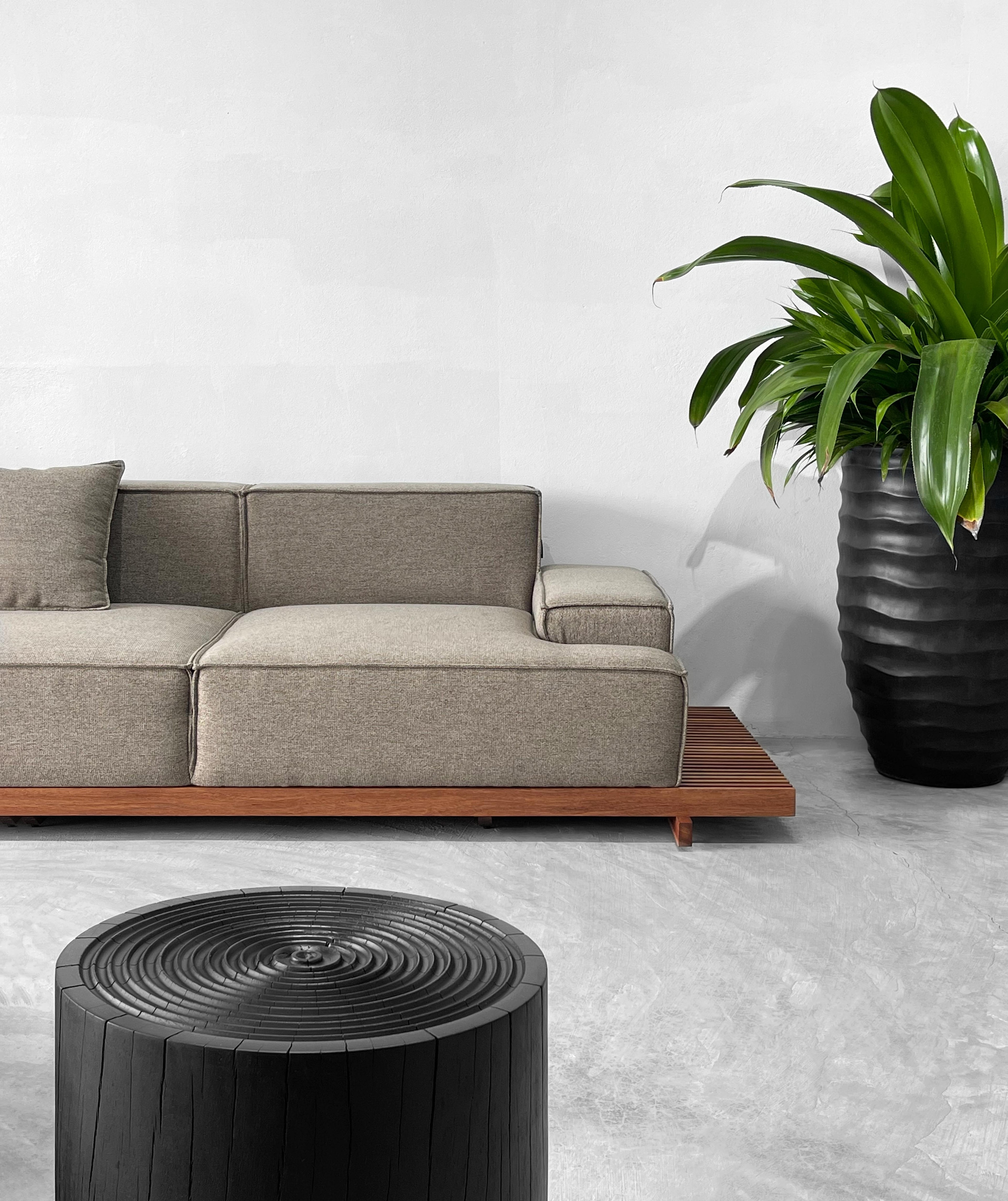 https://a.1stdibscdn.com/oak-and-walnut-banh-chung-sofa-by-onon-details-for-sale-picture-7/f_12192/f_466845821758037471898/Banh_Chung_Sofa_Supportive_5_master.jpg