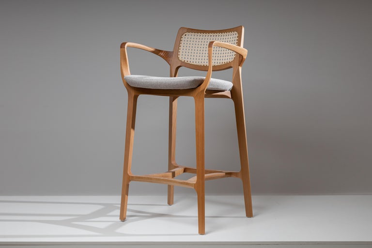 https://a.1stdibscdn.com/post-modern-stool-in-solid-wood-caning-back-and-seat-counter-or-bar-hight-for-sale-picture-3/f_35593/f_335524421680122633793/Banqueta_Aurora_mista_Mel_claro_Palha_Sextavada_natural_2__master.jpg?width=768