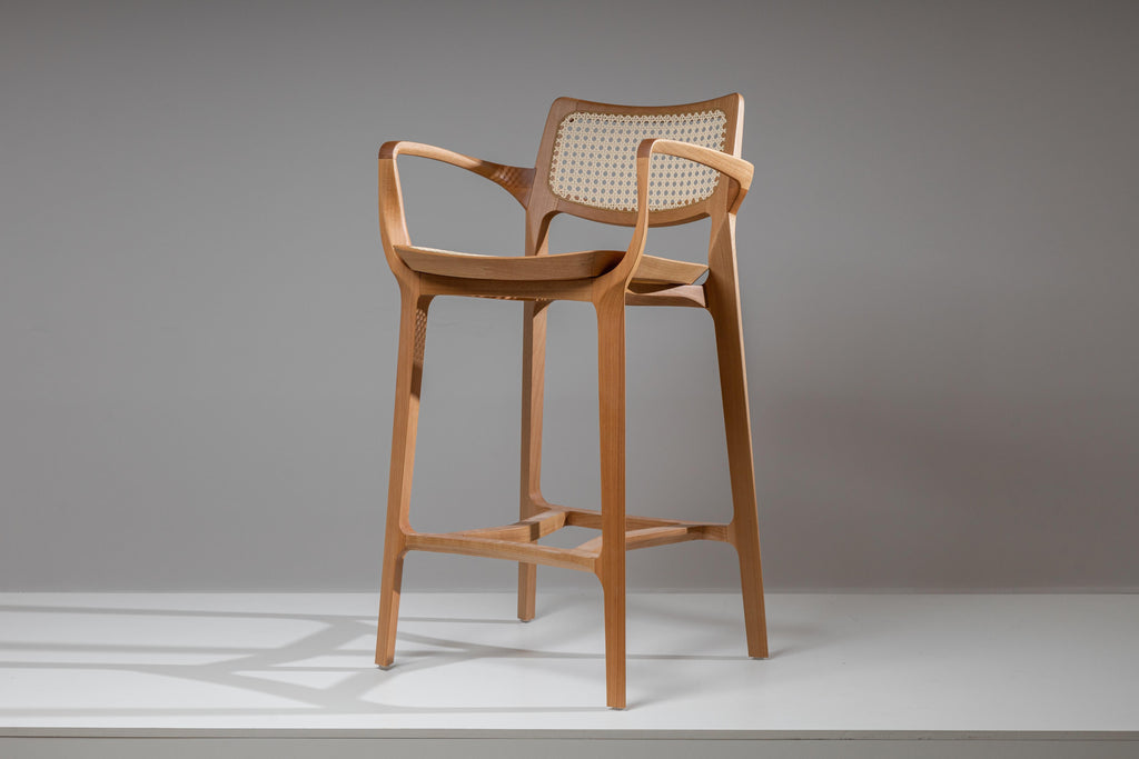 https://a.1stdibscdn.com/post-modern-stool-in-solid-wood-cane-back-and-leather-counter-or-bar-hight-for-sale-picture-2/f_35593/f_335345821680036422224/Banqueta_Aurora_palha_Mel_claro_Palha_Sextavada_Natural_3__master.jpg