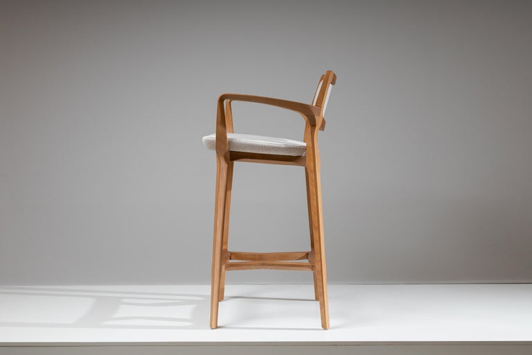 https://a.1stdibscdn.com/post-modern-stool-in-solid-wood-uphostery-back-and-seat-counter-or-bar-hight-for-sale-picture-4/f_35593/f_335521321680120568428/Banqueta_Aurora_tape_ada_Mel_claro_Tec_812_4__master.jpg?width=768