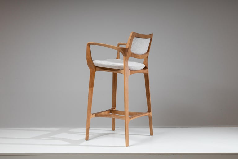 https://a.1stdibscdn.com/post-modern-stool-in-solid-wood-uphostery-back-and-seat-counter-or-bar-hight-for-sale-picture-5/f_35593/f_335521321680120568384/Banqueta_Aurora_tape_ada_Mel_claro_Tec_812_5__master.jpg?width=768