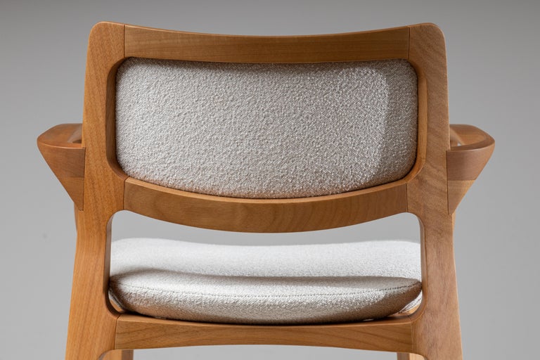 https://a.1stdibscdn.com/post-modern-stool-in-solid-wood-uphostery-back-and-seat-counter-or-bar-hight-for-sale-picture-11/f_35593/f_335521321680120738706/Banqueta_Aurora_tape_ada_Mel_claro_Tec_812_7__master.jpg?width=768