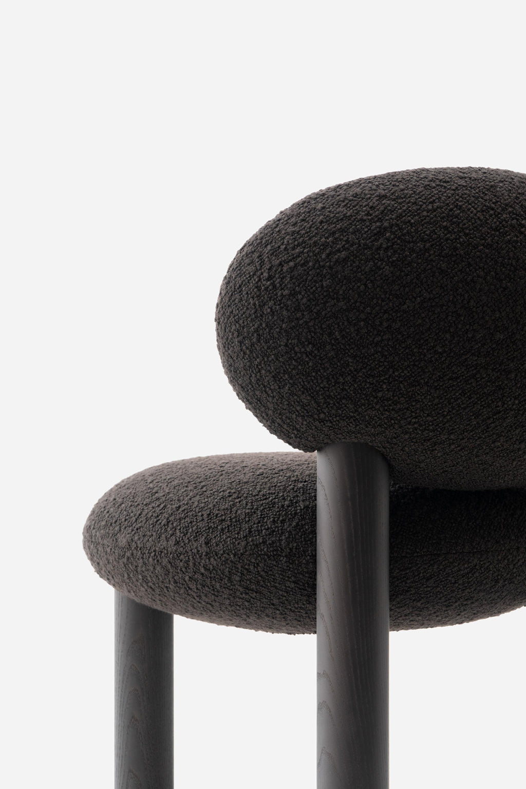 https://a.1stdibscdn.com/modern-bar-chair-flock-cs2-75-cm-with-wooden-legs-in-carnival-boucle-by-noom-for-sale-picture-20/f_42321/f_426776421733907842004/Bar_and_Counter_Chairs_Flock_by_NOOM_19__master.jpg