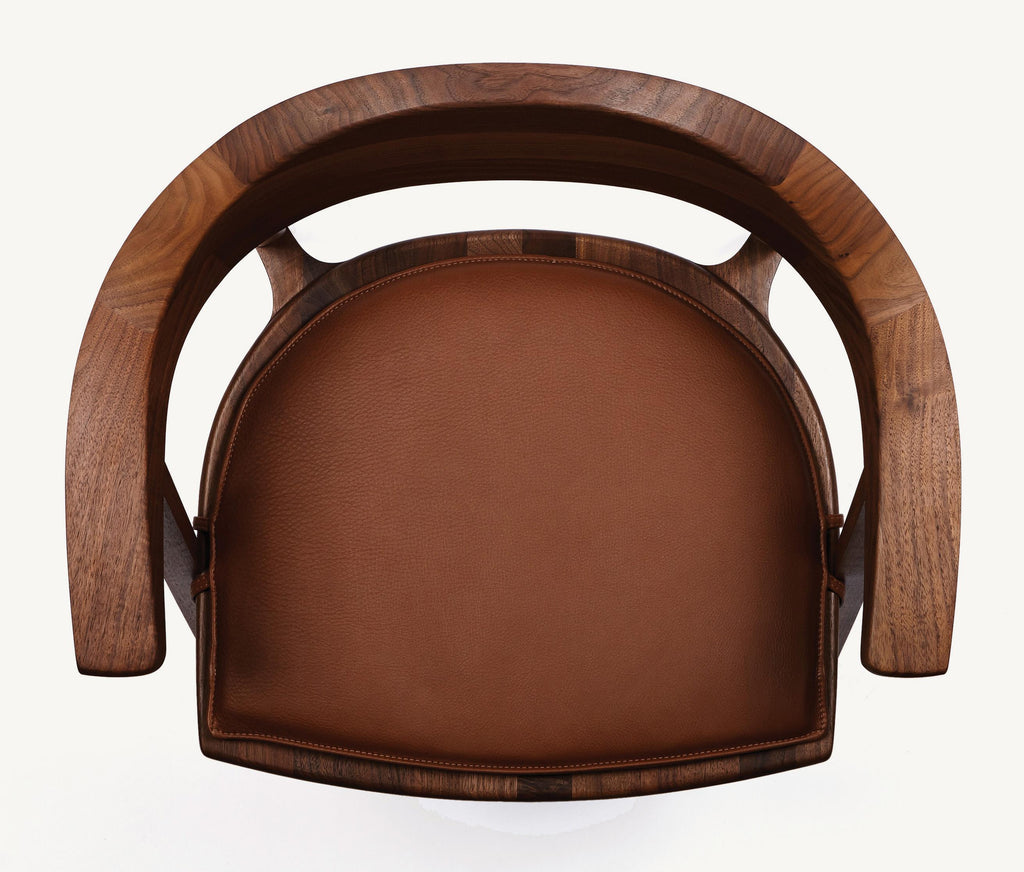 https://a.1stdibscdn.com/archivesE/upload/f_55842/1612411646700/BassamFellows_CB_25_Mantis_Side_Chair_detail_in_carved_solid_Walnut_master.jpeg