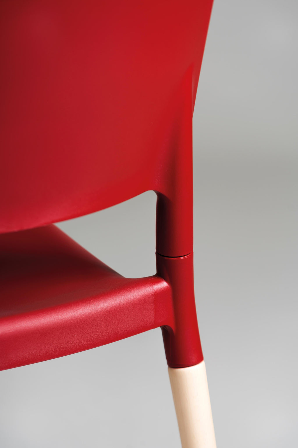 https://a.1stdibscdn.com/set-of-4-belloch-dining-chair-by-lagranja-design-for-sale-picture-10/f_12192/f_330994321677858591154/Belloch_Silla_Roja_Enric_Badrinas_SantaCole_2018_03_DET_master.jpg