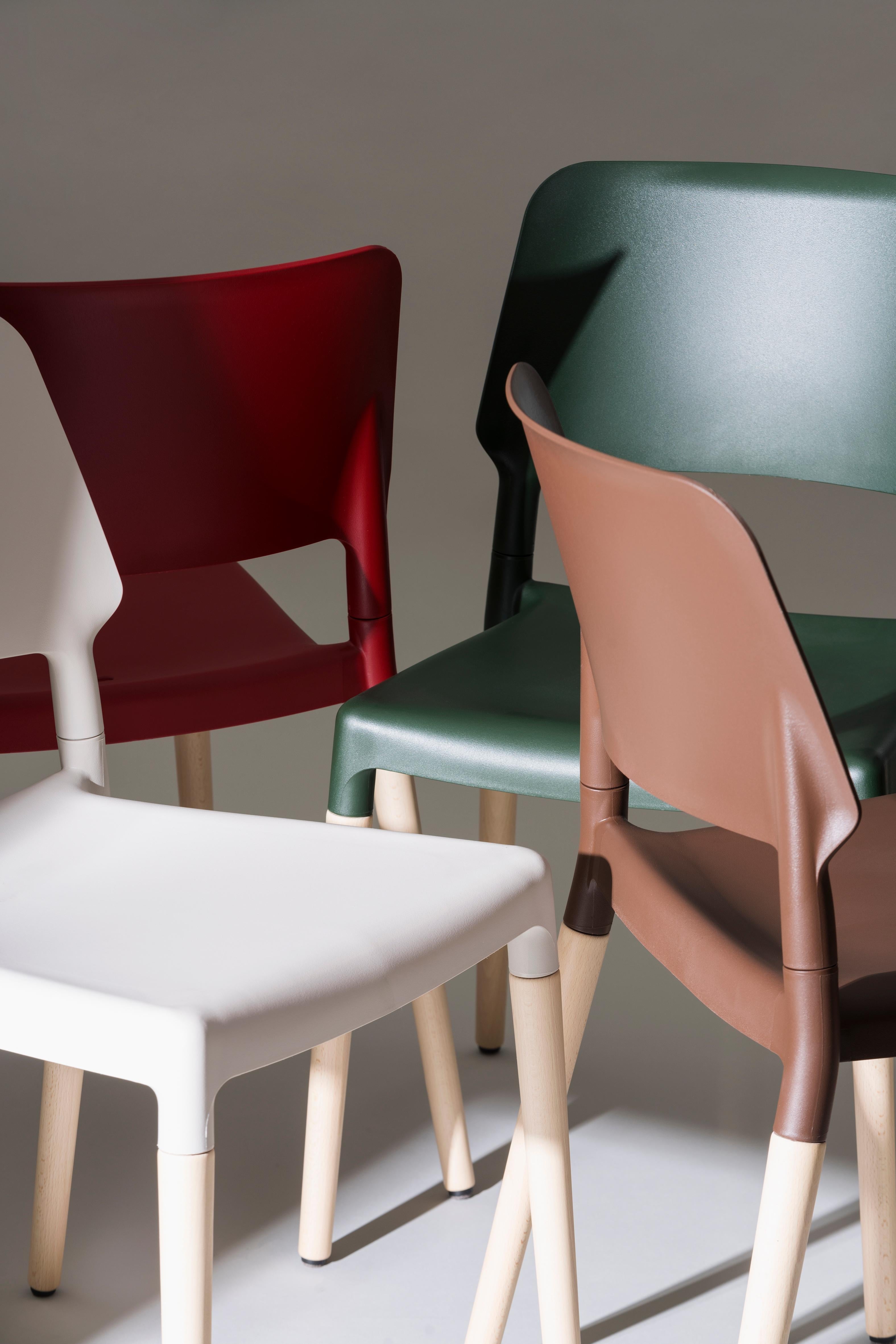https://a.1stdibscdn.com/set-of-4-belloch-dining-chair-by-lagranja-design-for-sale-picture-8/f_12192/f_330994321677858589482/Belloch_silla_Enric_Badrinas_SantaCole_2018_02_master.jpg