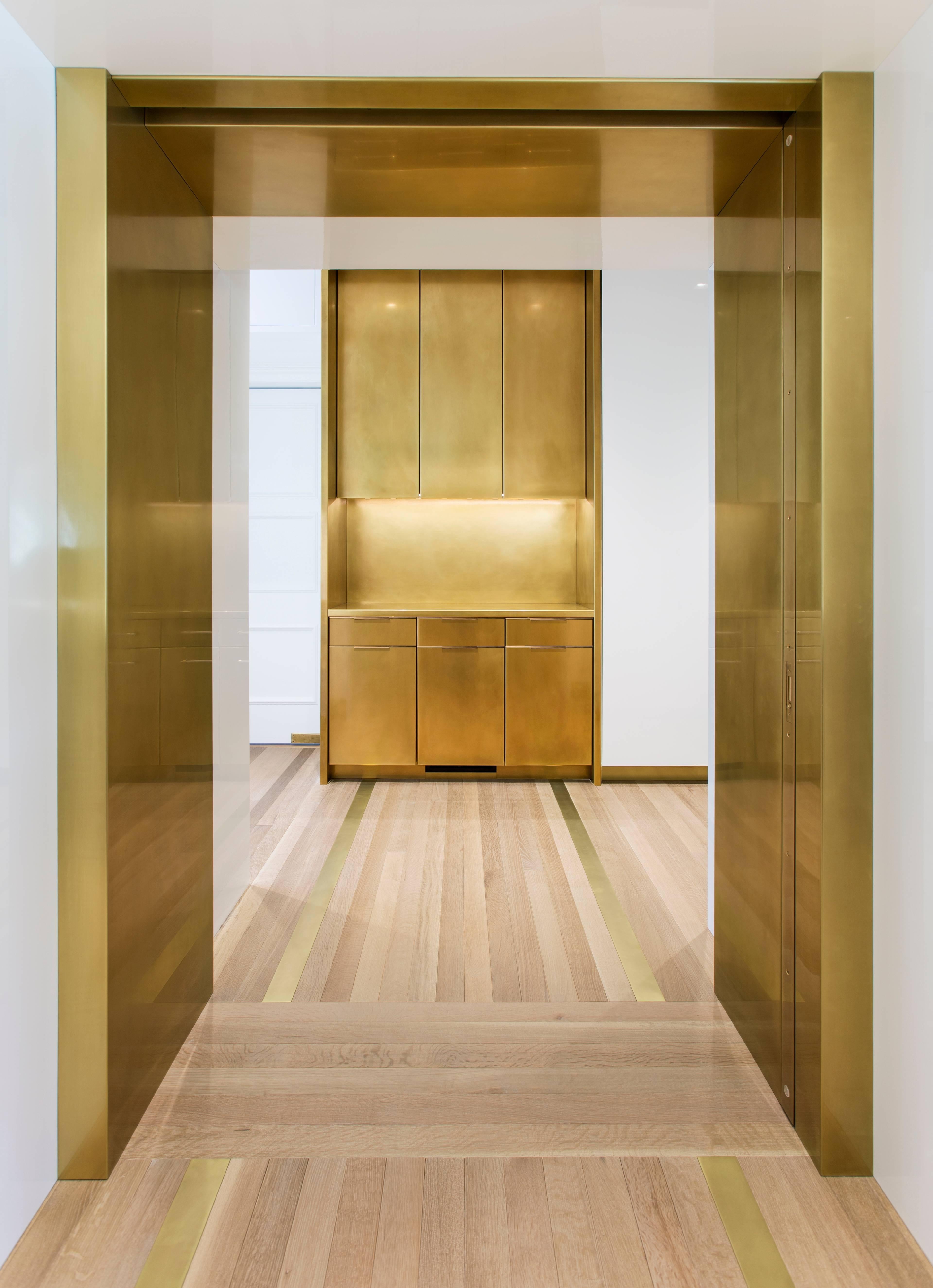 https://a.1stdibscdn.com/archivesE/upload/f_28333/f_81165431501168893785/Berkman_hallway_new_handles_master.jpg