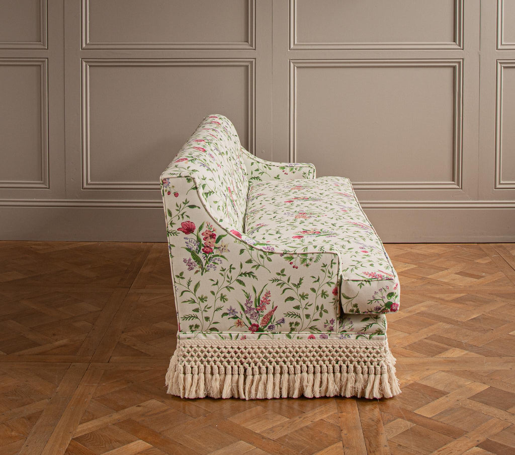 https://a.1stdibscdn.com/custom-sized-upholstered-hand-made-sofa-by-la-maison-london-for-sale-picture-5/f_23353/f_445964521744887762477/Bespoke_Sofa_white_013_2_master.jpg