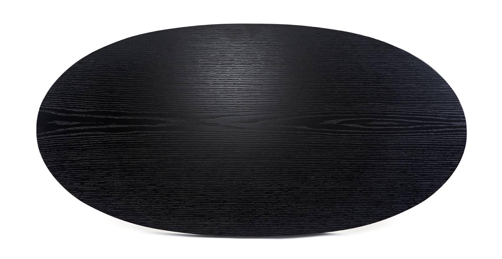 https://a.1stdibscdn.com/bedford-coffee-table-round-top-for-sale-picture-2/f_31463/f_107073031525707534473/BlackOvalTable_3232_master.jpg