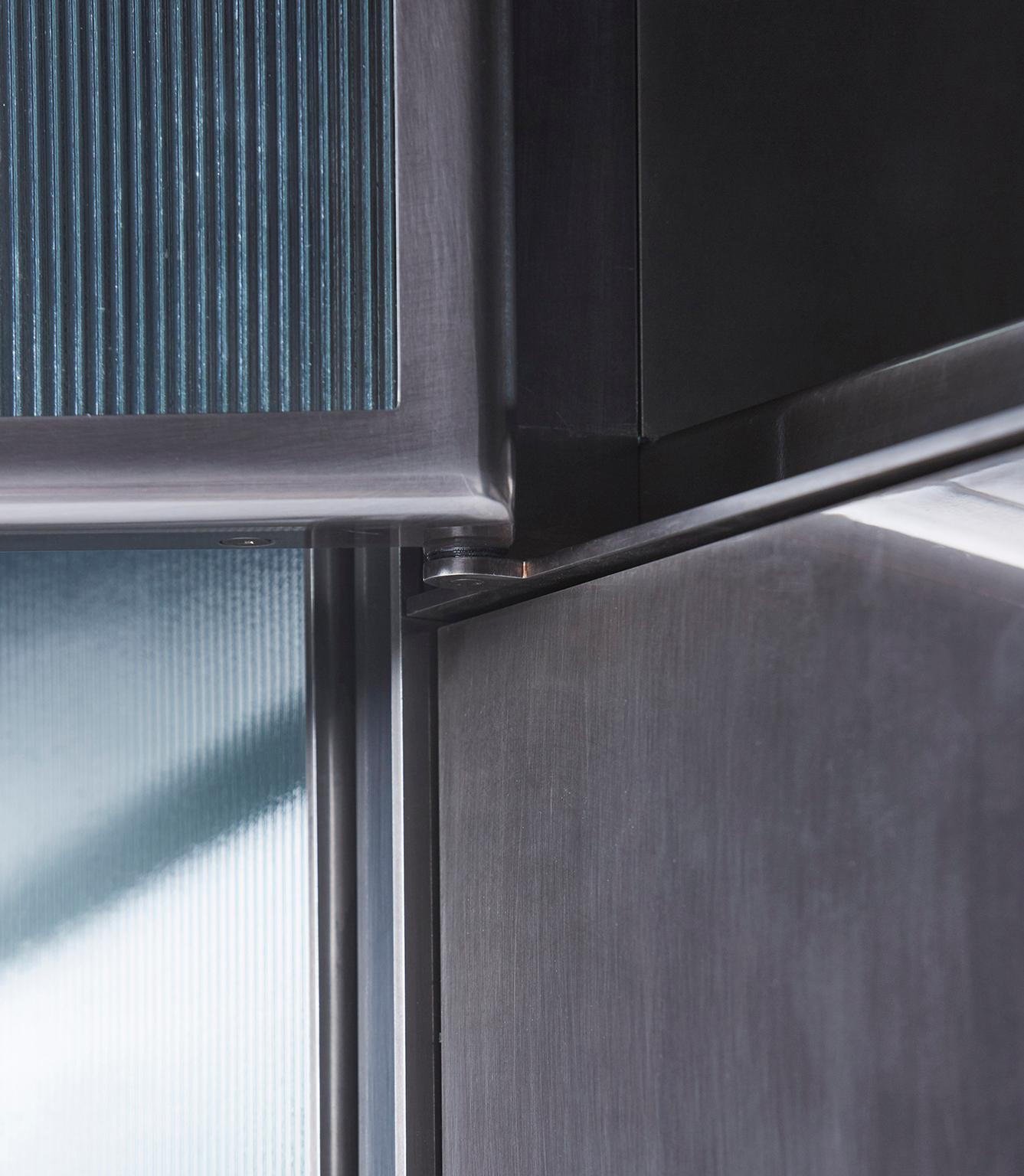 https://a.1stdibscdn.com/amuneals-gunmetal-kitchen-for-sale-picture-4/f_28333/f_128603321543589440123/Blackened_Steel_Kitchen_Details_14_Ammuneal_6_22_1712491_master.jpg
