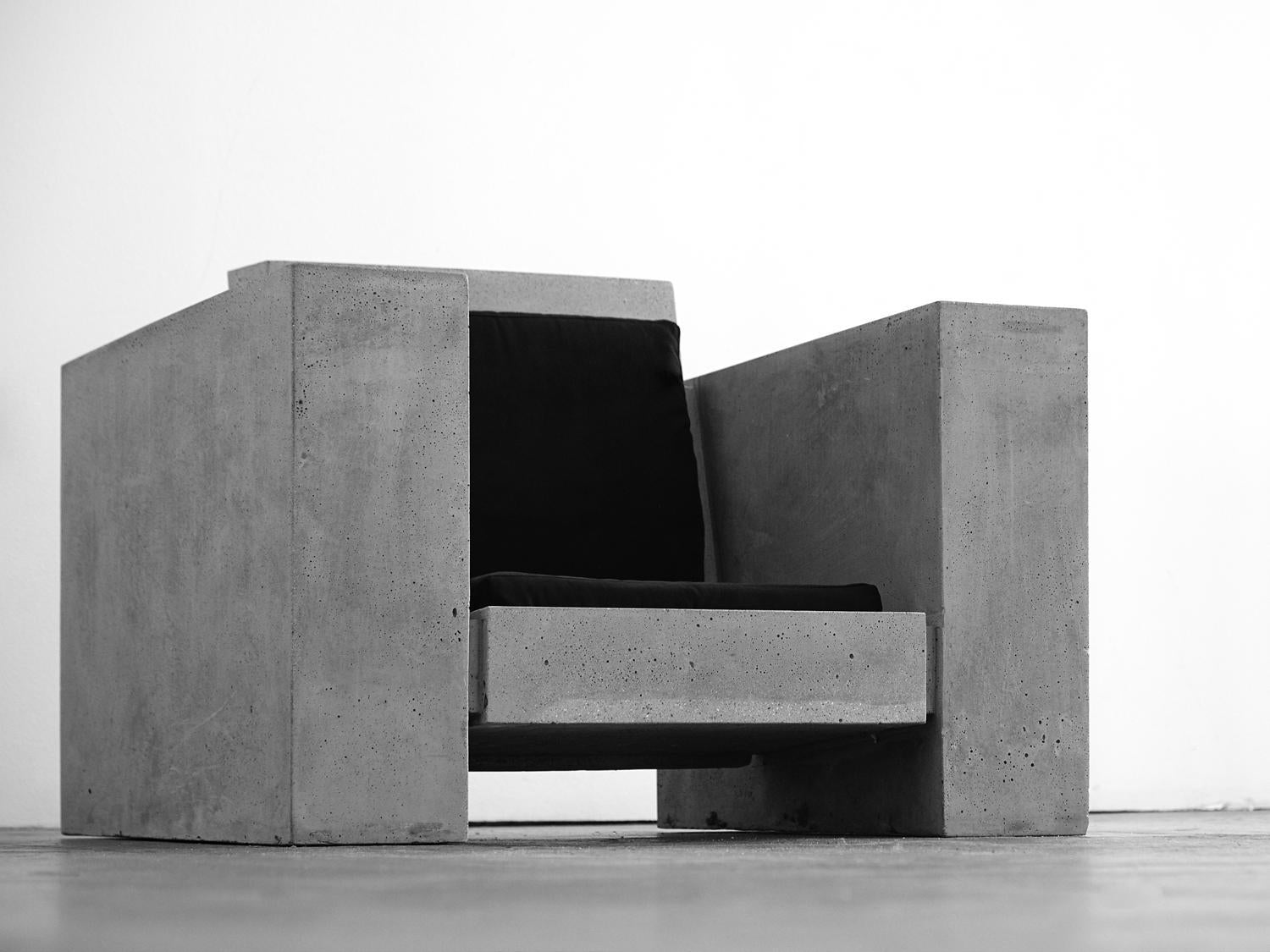 https://a.1stdibscdn.com/james-de-wulf-concrete-lowboy-block-chair-for-sale-picture-3/f_12242/f_72184331630011000007/Block_Chair_1_master.jpg