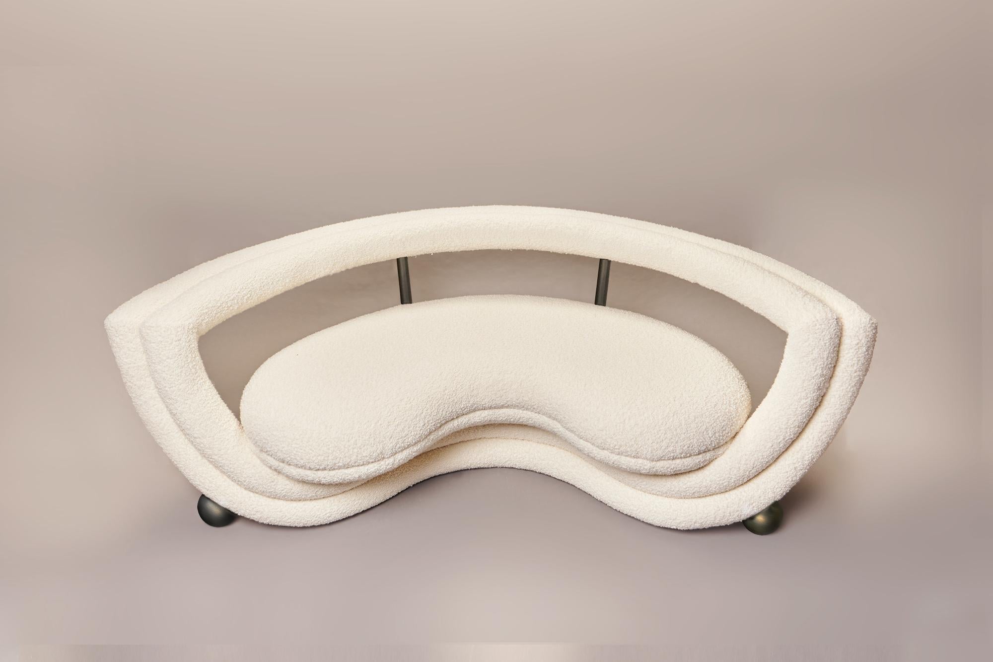 https://a.1stdibscdn.com/sculptural-kissing-sofa-by-lara-bohinc-in-bronze-metal-and-cream-boucle-in-stock-for-sale-picture-3/f_19173/f_254440821681991923642/Bohinc_Studio_Kissing_Sofa_Cream_Front_Quarter_master.jpg
