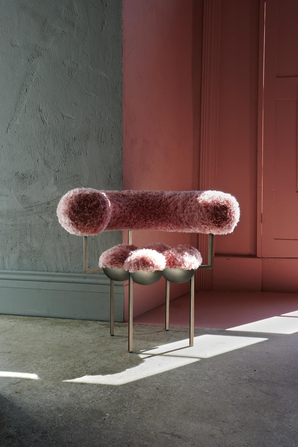 https://a.1stdibscdn.com/saturn-chair-furry-pink-fabric-by-lara-bohinc-in-stock-for-sale-picture-3/f_19173/f_242482321681992594099/Bohinc_Studio_Saturn_Chair_photo_by_P_Fragni_re_master.jpg