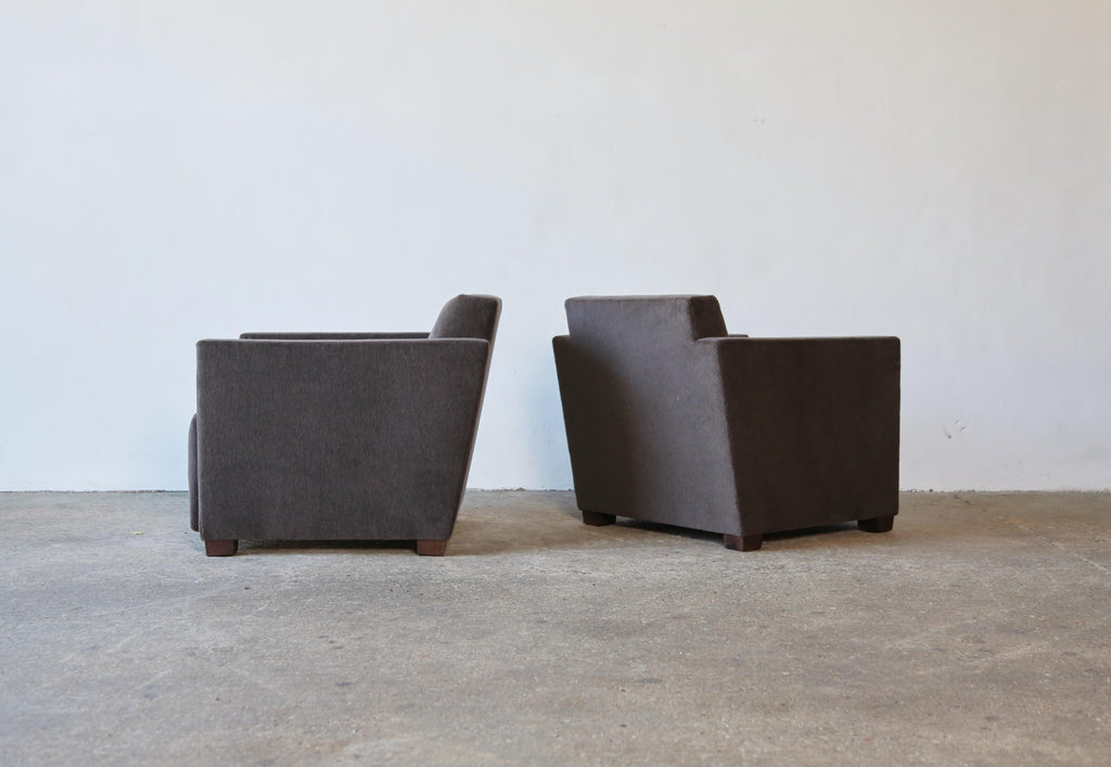 https://a.1stdibscdn.com/a-pair-of-elegant-armchairs-upholstered-in-pure-alpaca-for-sale-picture-6/f_22593/f_360675521694166945625/Brown_Grey_Alpaca_Square_Clubs_9_23_5_master.jpg