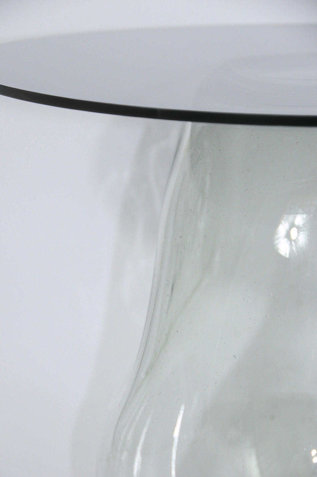 https://a.1stdibscdn.com/bubble-glass-side-table-for-sale-picture-6/f_69682/f_483252721768417814122/Bubble_Glass_Side_Table5_master.jpg