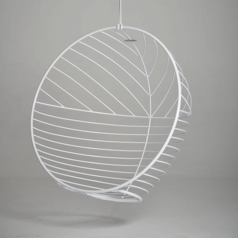 https://a.1stdibscdn.com/sun-bubble-hanging-swing-chair-modern-steel-in-outdoor-black-21st-century-for-sale-picture-5/f_32773/f_211741921603789373862/Bubble_hanging_chair_j_master.jpg?width=768