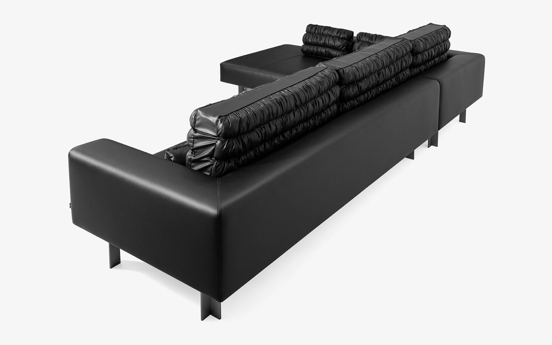 https://a.1stdibscdn.com/buredo-corner-modern-sofa-in-faux-black-leather-with-metal-legs-for-sale-picture-17/f_62262/f_474153621762461573201/Buredo_L_Kanepe_DSN02624_20251104_master.jpg